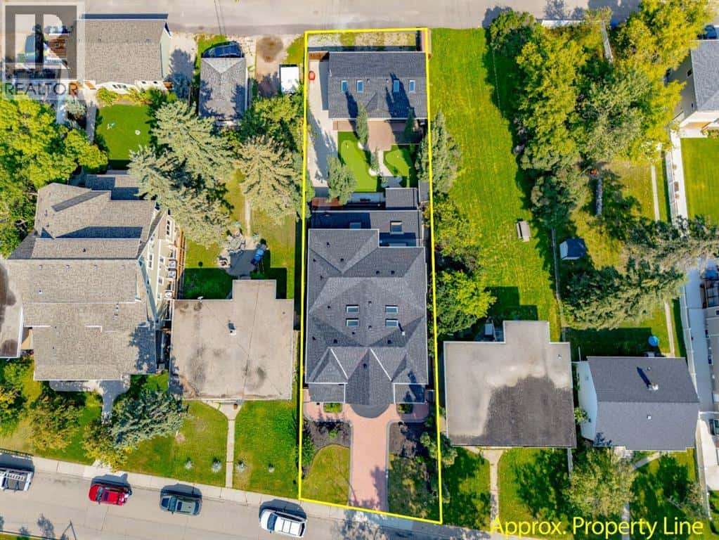 1840 Westmount Boulevard NW — Calgary, Alberta - Photo 3 of 50