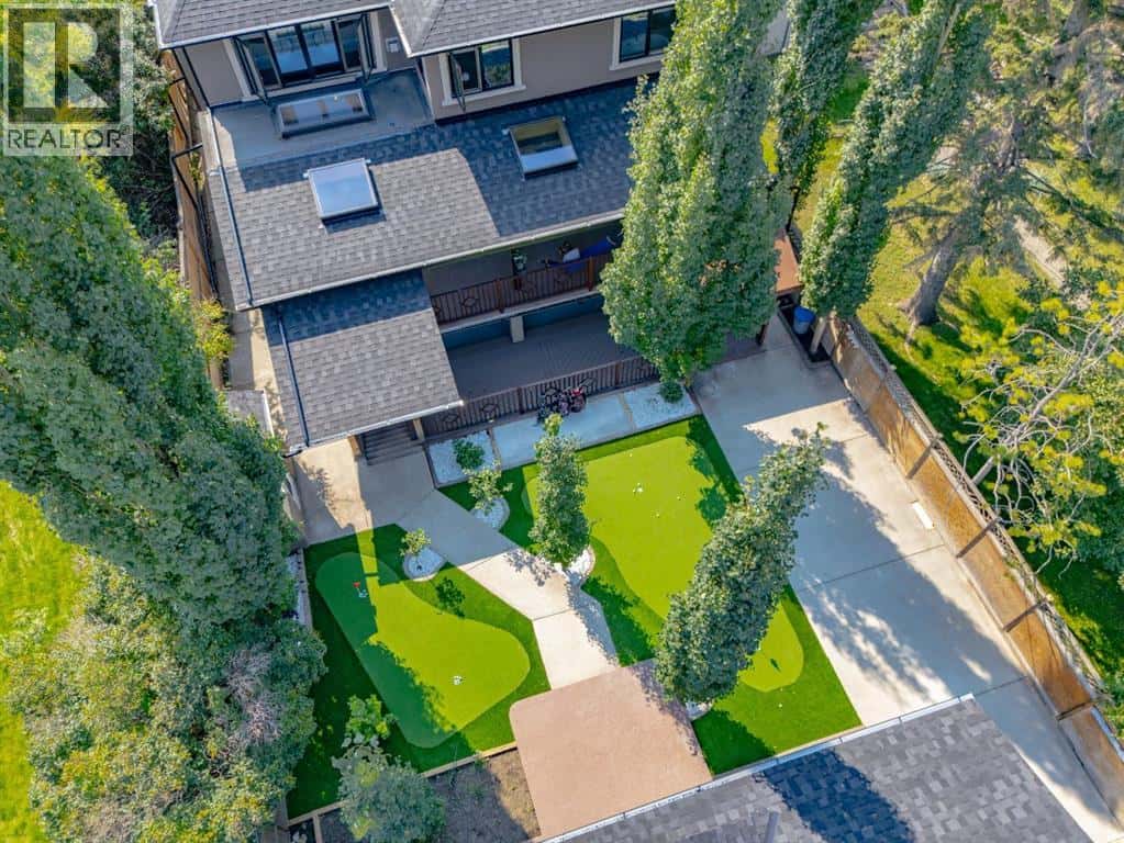 1840 Westmount Boulevard NW — Calgary, Alberta - Photo 4 of 50