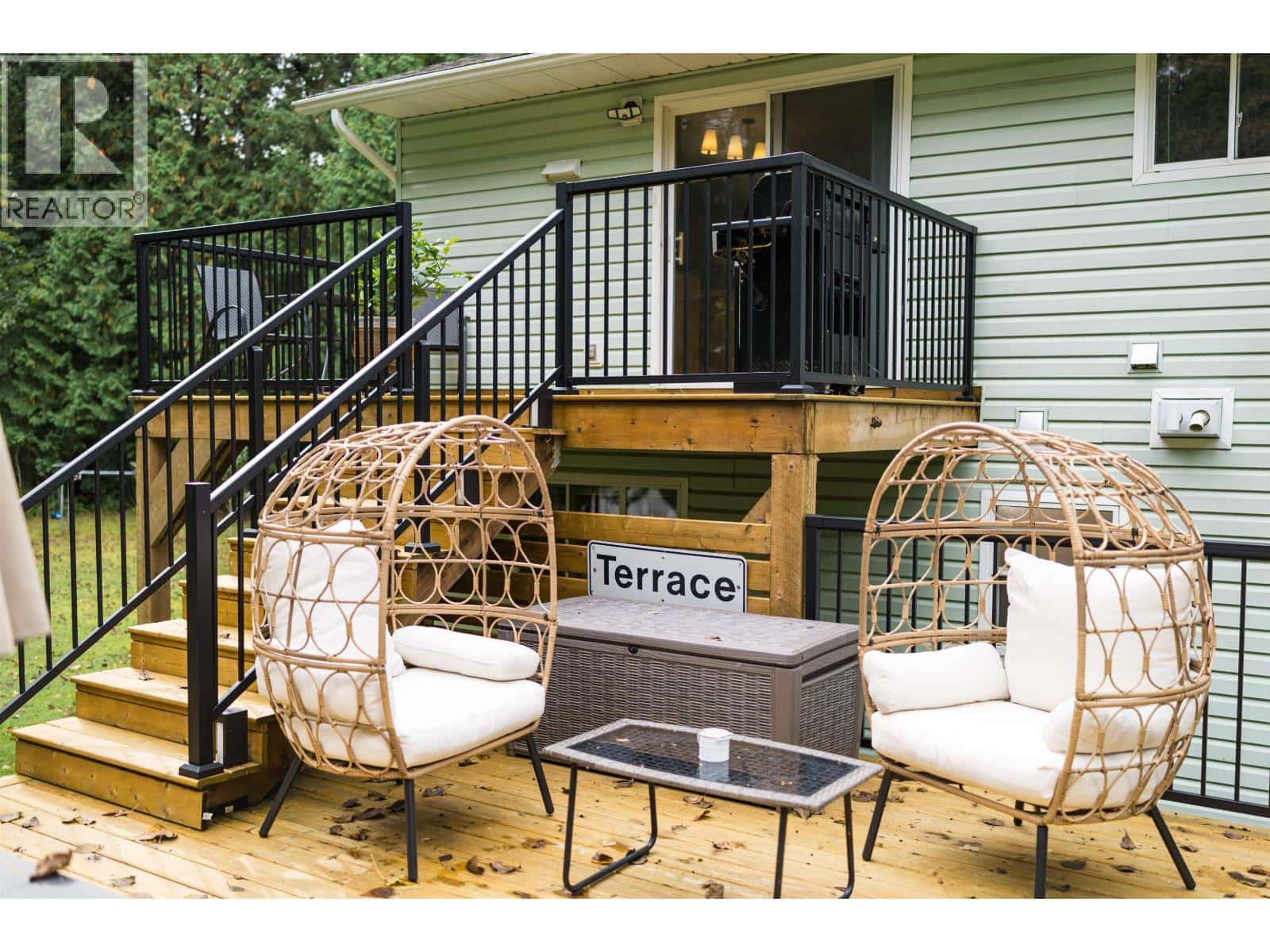 2304 CRAMER STREET — Terrace, British Columbia - Photo 5 of 25