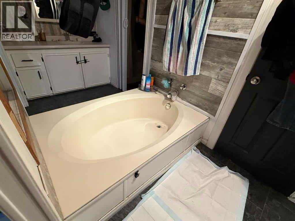 10 Auttreaux Drive — Whitecourt, Alberta - Photo 4 of 10