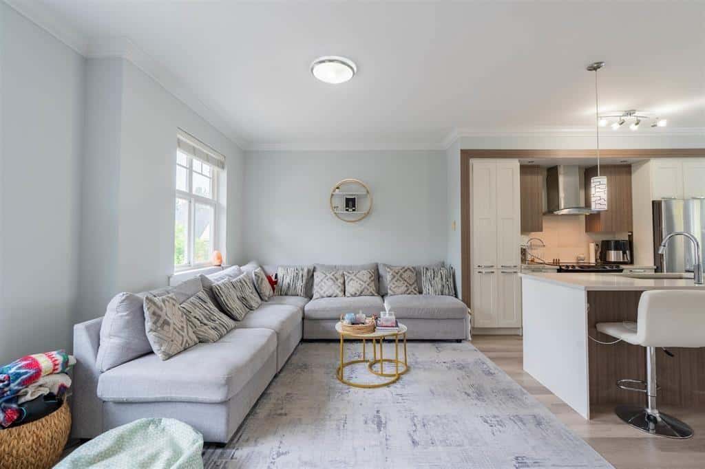 61 6350 142 STREET — Surrey, British Columbia - Photo 2 of 23