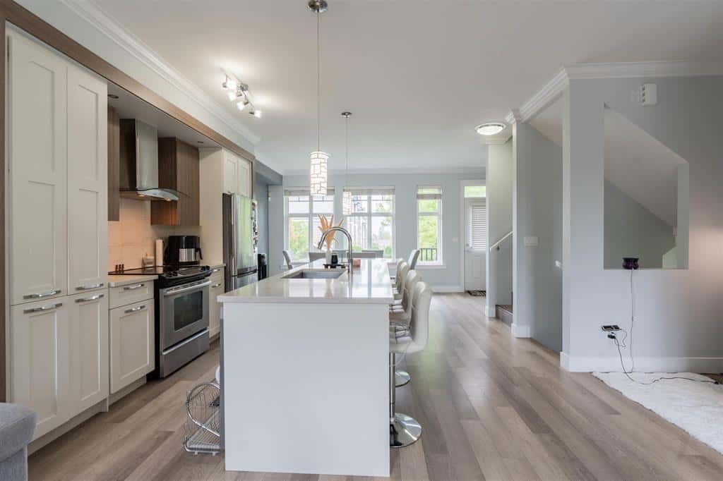 61 6350 142 STREET — Surrey, British Columbia - Photo 5 of 23