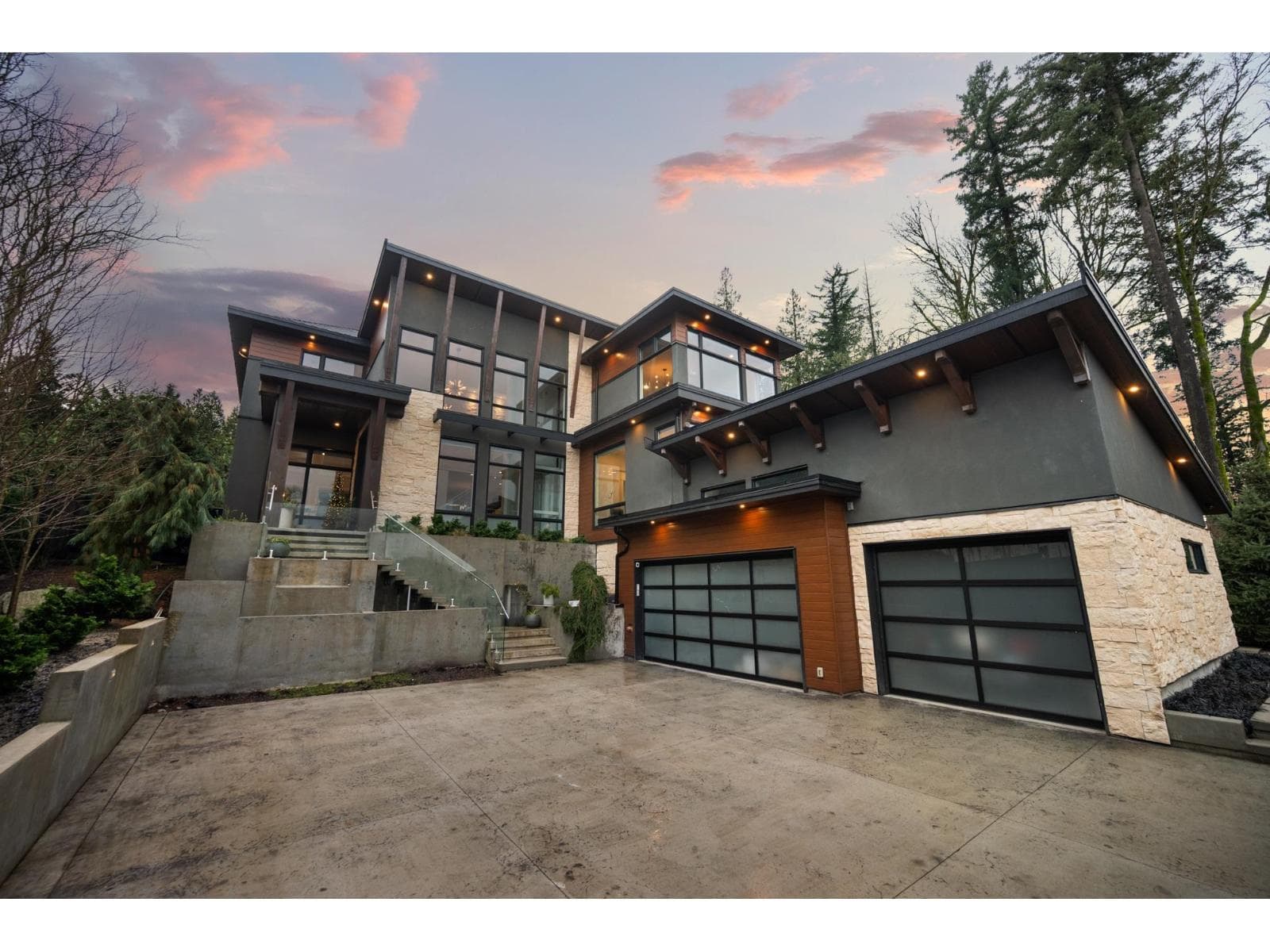 16728 MCNAIR DRIVE — Surrey, British Columbia - Main photo