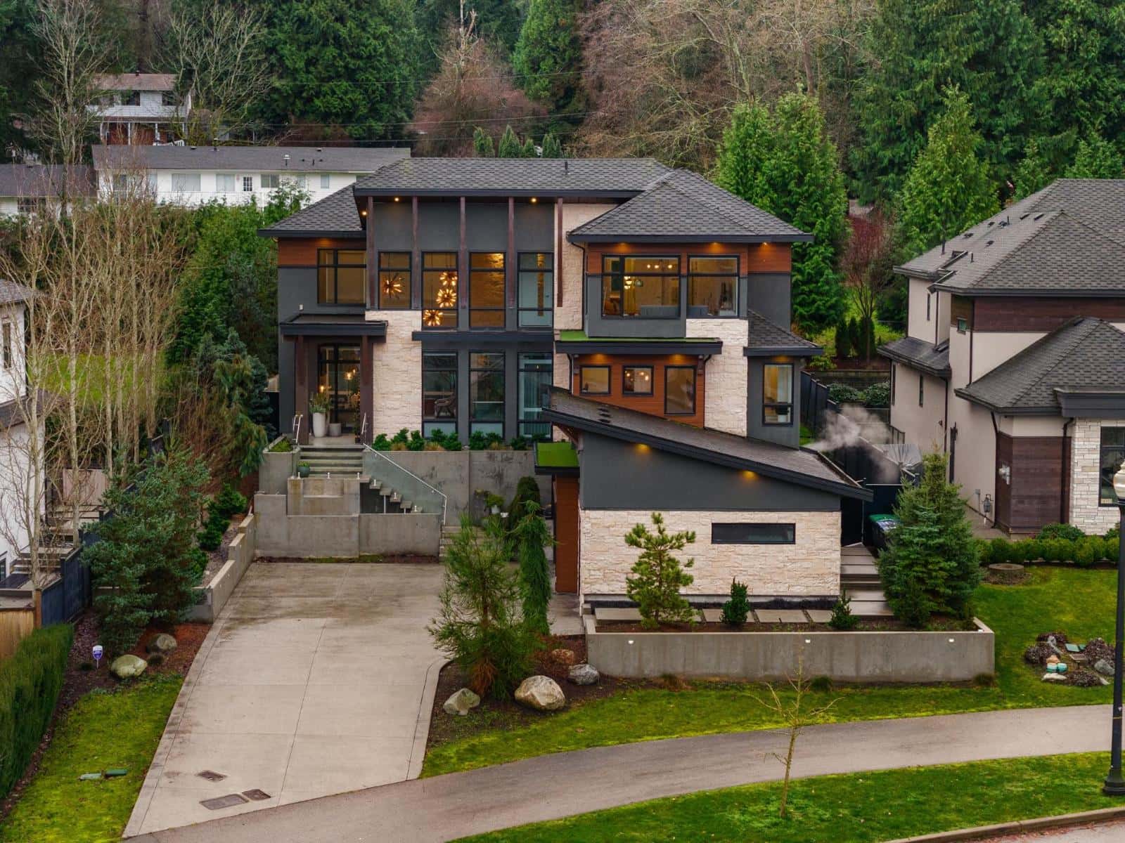 16728 MCNAIR DRIVE — Surrey, British Columbia - Photo 3 of 40