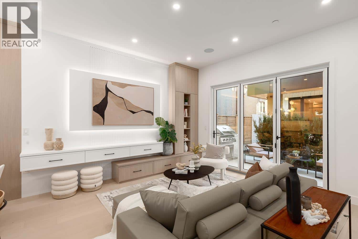 477 W 20TH AVENUE — Vancouver, British Columbia - Photo 3 of 23