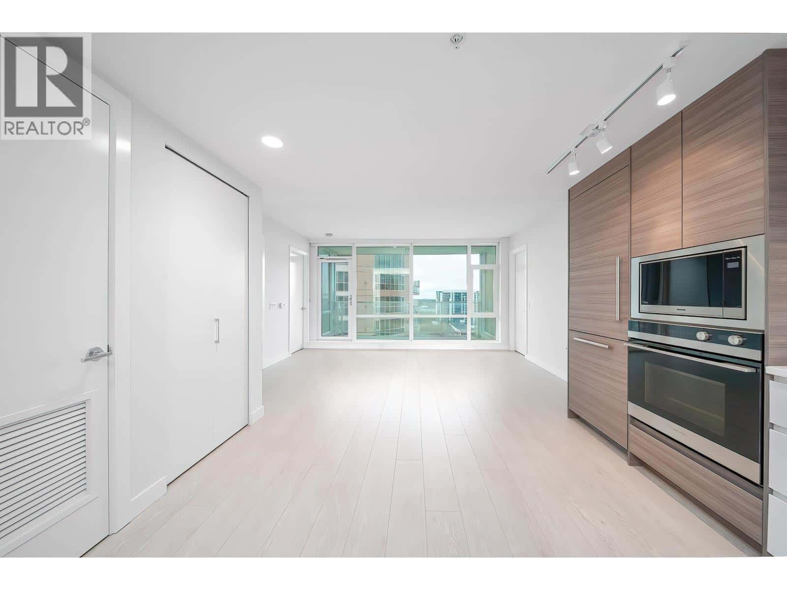 1603 6833 BUSWELL STREET — Richmond, British Columbia - Photo 4 of 27