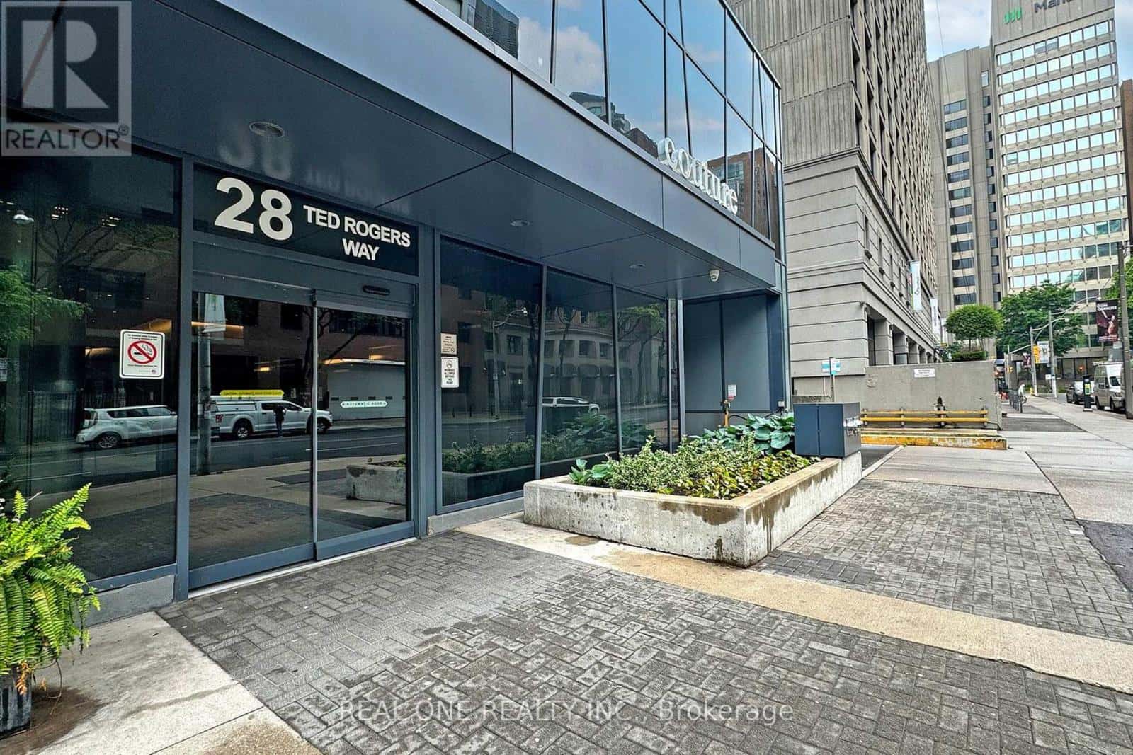 1509 - 28 TED ROGERS WAY — Toronto (Church-Yonge Corridor), Ontario - Photo 4 of 37