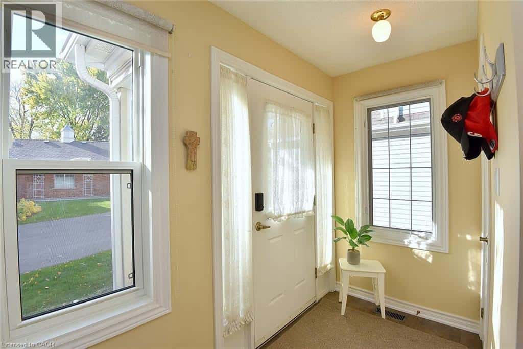 175 FIDDLERS GREEN Road Unit# 59 — Ancaster, Ontario - Photo 3 of 34