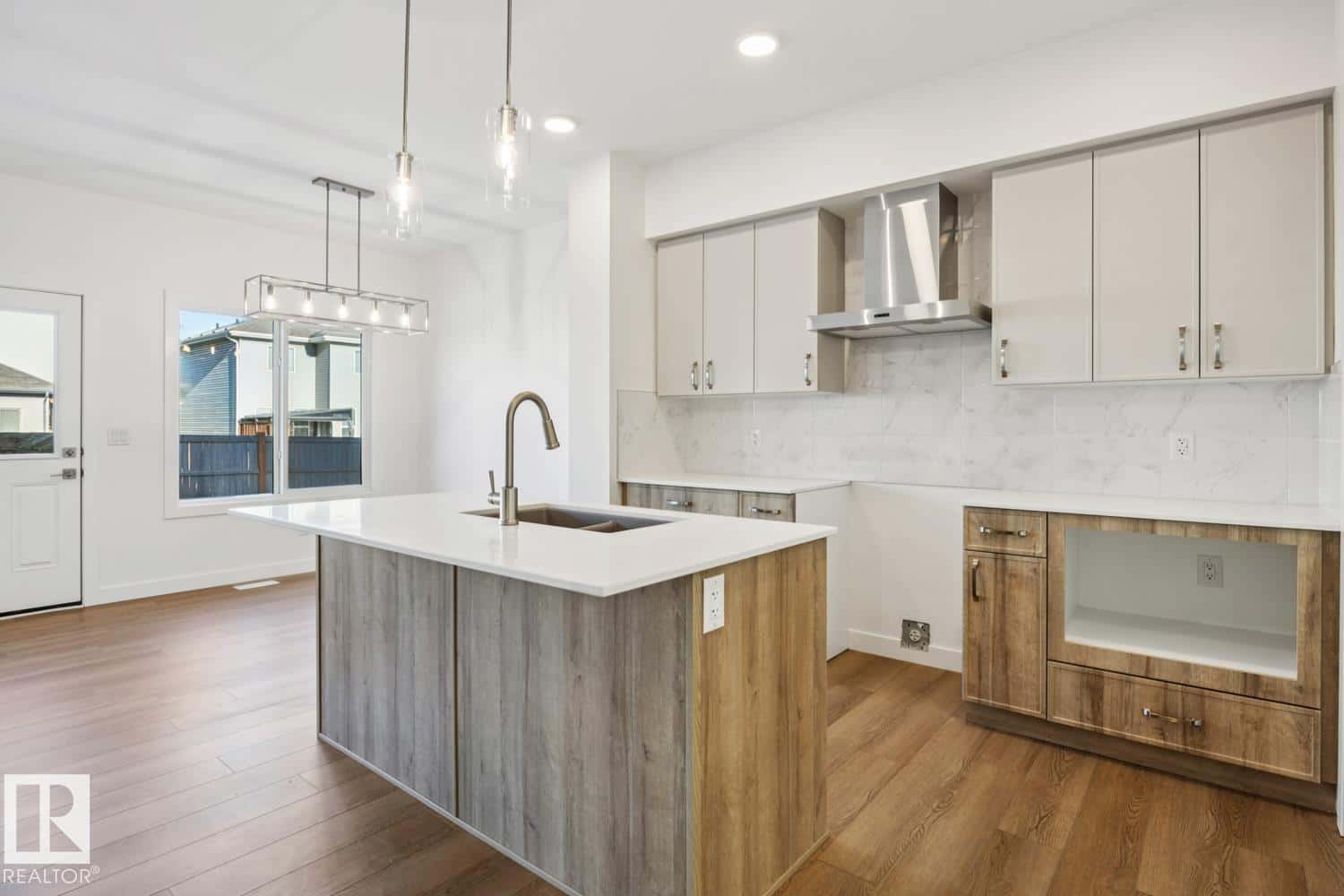 1146 SOUTH CREEK WD — Stony Plain, Alberta - Photo 4 of 39