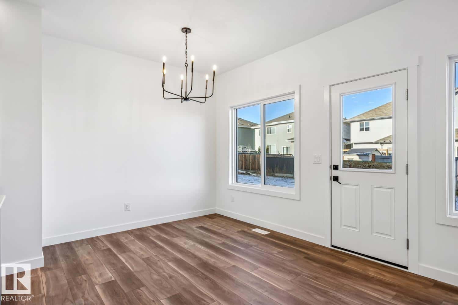 1144 SOUTH CREEK WD — Stony Plain, Alberta - Photo 4 of 34