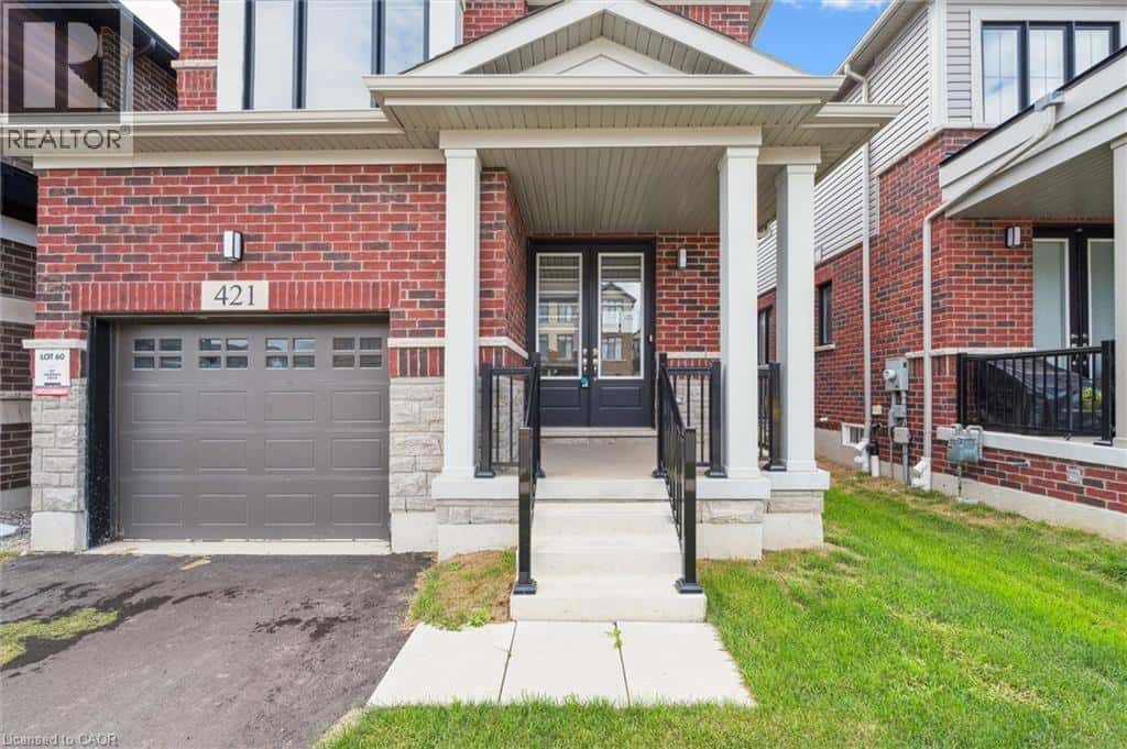 421 NEWMAN Drive — Cambridge, Ontario - Photo 4 of 40