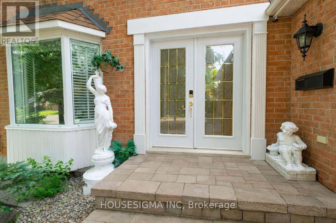 566 566 FALWYN CRES CRESCENT — Ottawa, Ontario - Photo 4 of 44