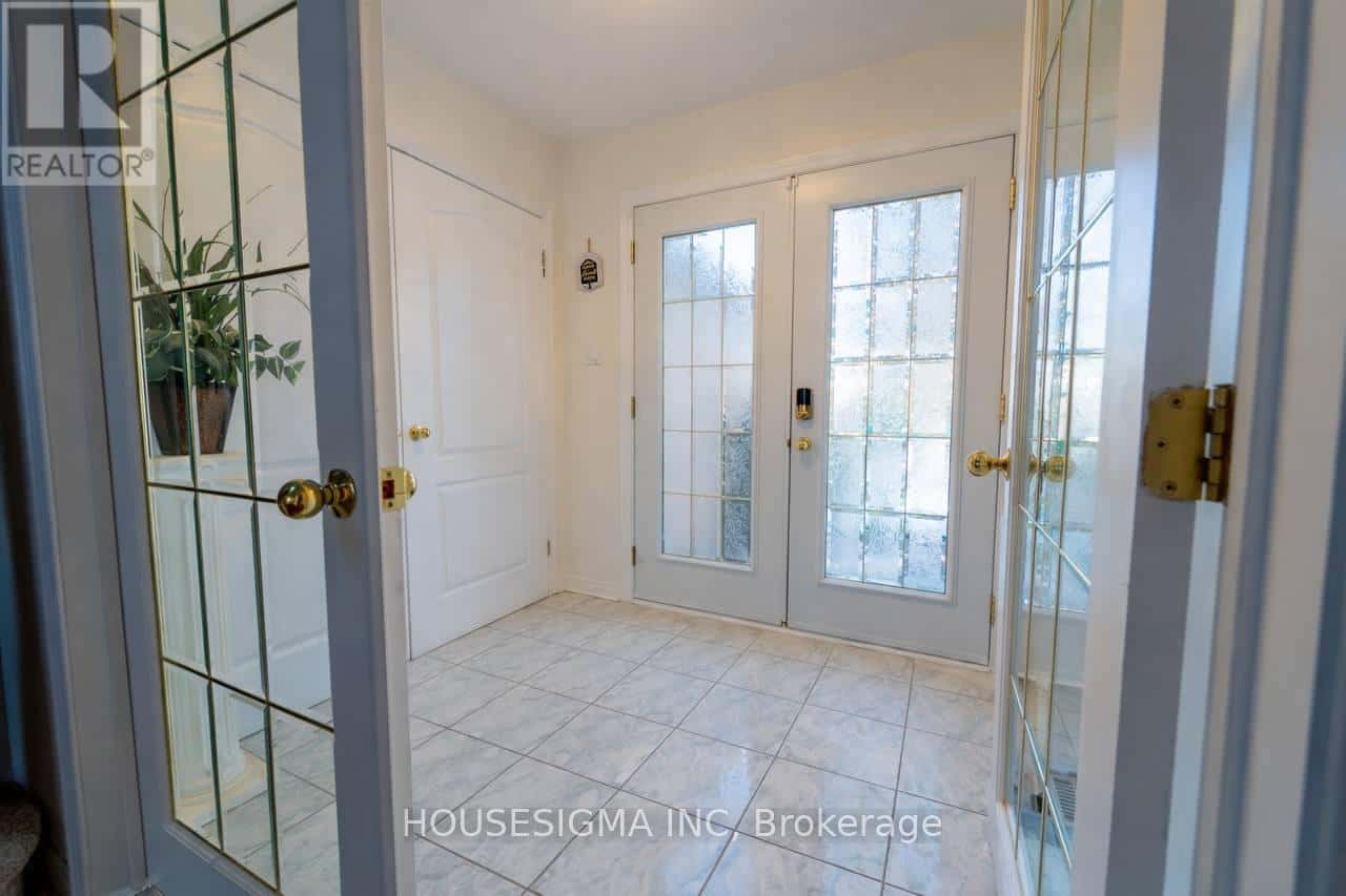 566 566 FALWYN CRES CRESCENT — Ottawa, Ontario - Photo 5 of 44