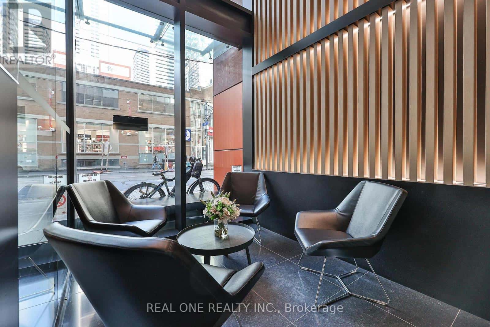 3401 - 357 KING STREET W — Toronto (Waterfront Communities), Ontario - Photo 5 of 41