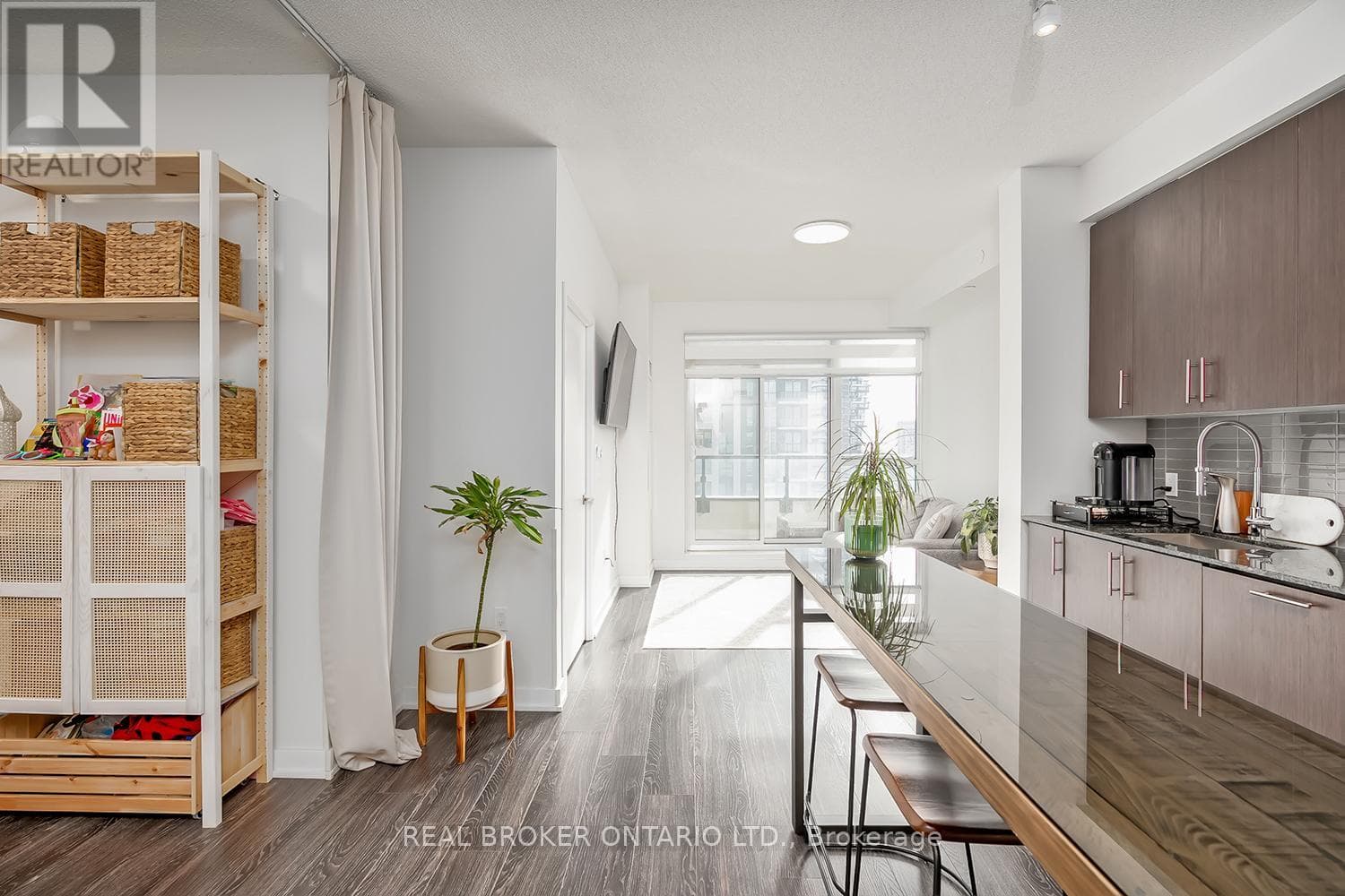 1808 - 4085 PARKSIDE VILLAGE DRIVE — Mississauga (City Centre), Ontario - Main photo