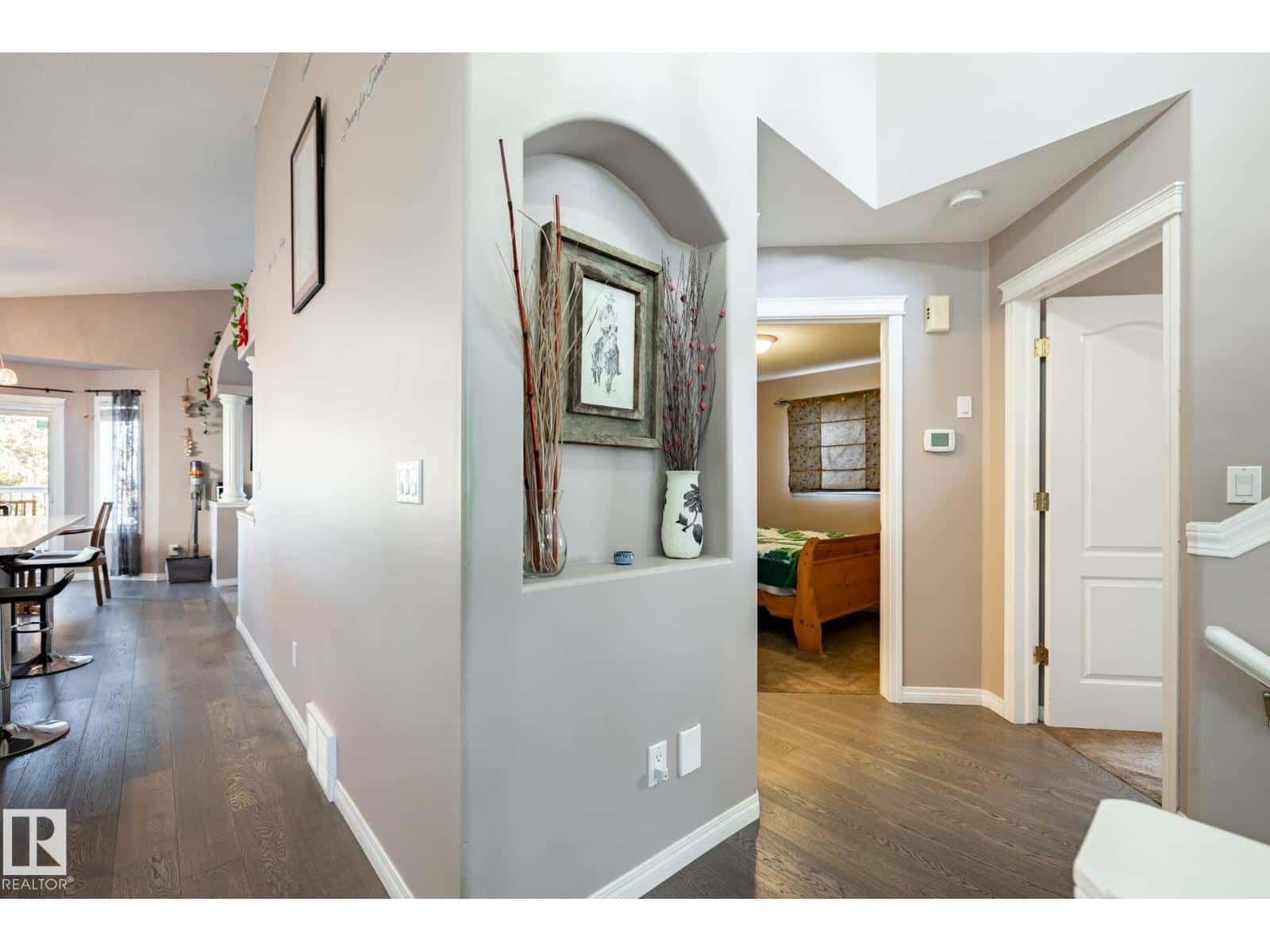 40 DEER PARK BV — Spruce Grove, Alberta - Photo 2 of 75