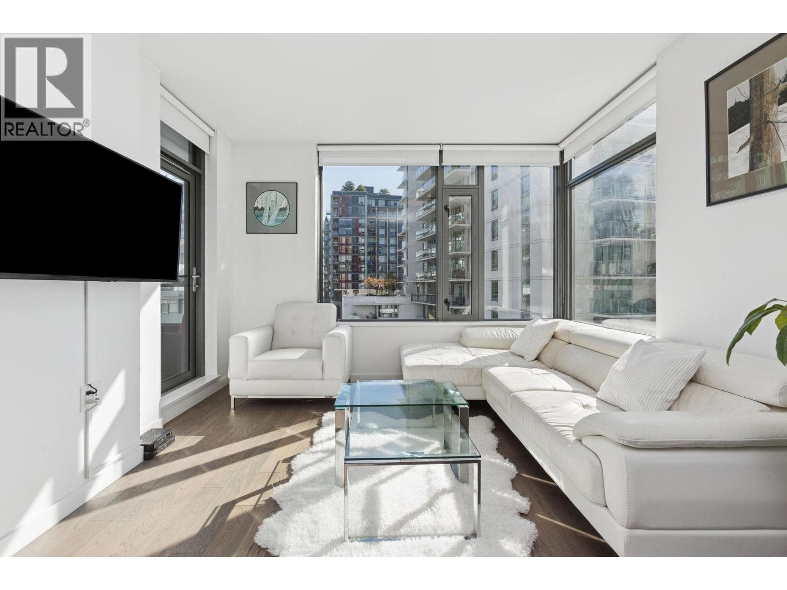 609 1688 PULLMAN PORTER STREET — Vancouver, British Columbia - Main photo