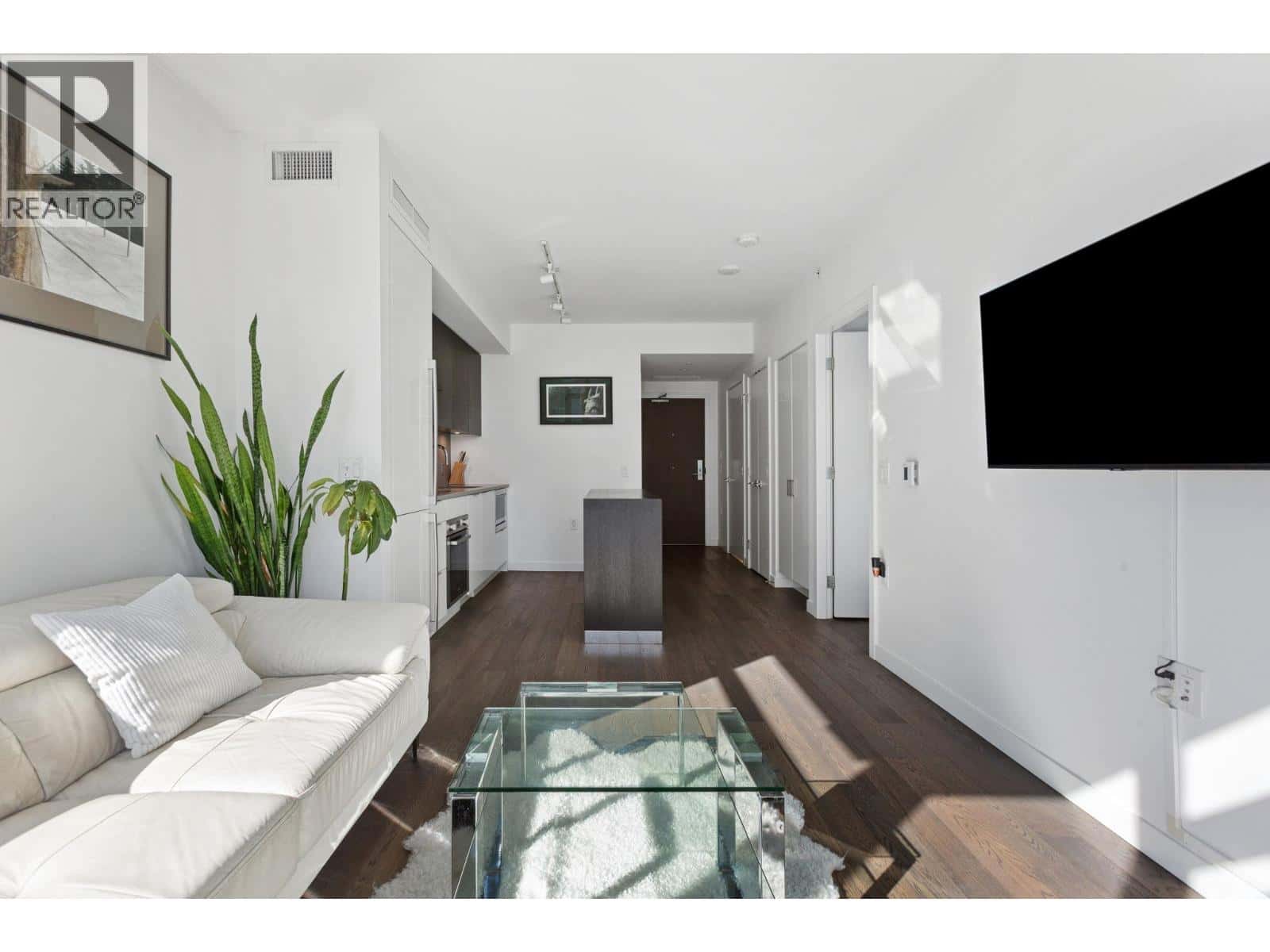 609 1688 PULLMAN PORTER STREET — Vancouver, British Columbia - Photo 4 of 28