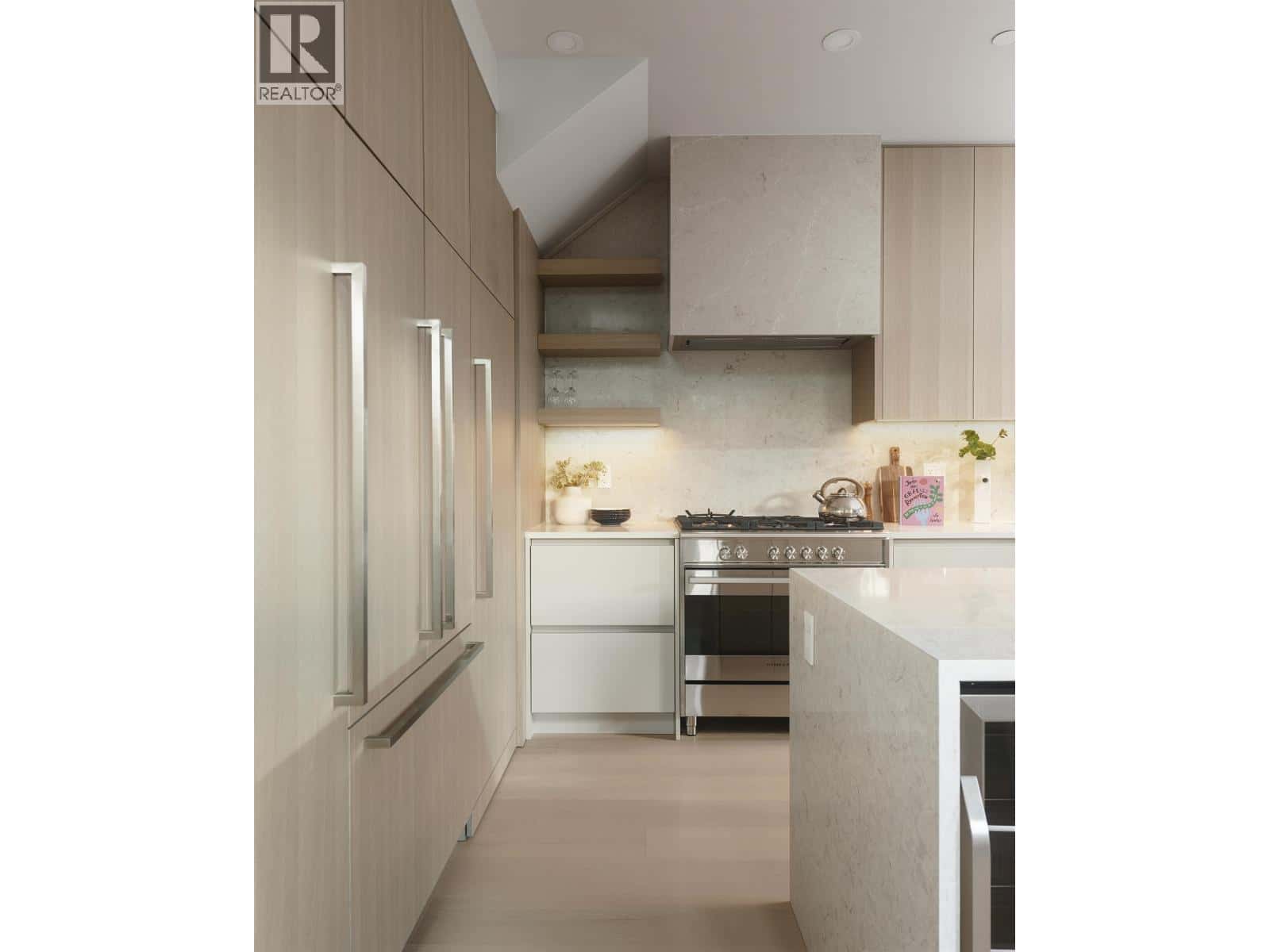 2134 E 10TH AVENUE — Vancouver, British Columbia - Photo 3 of 24