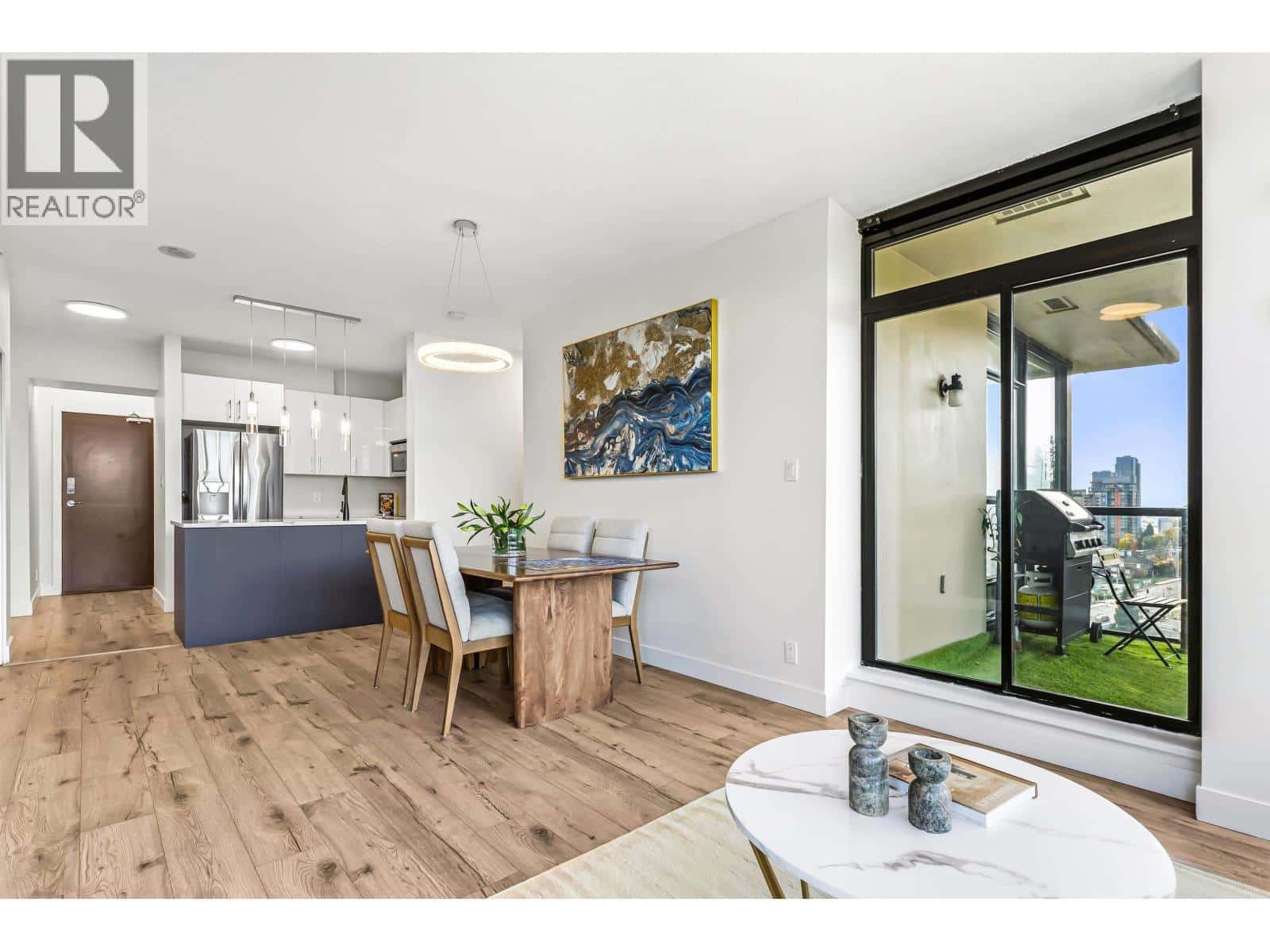 1701 15 E ROYAL AVENUE — New Westminster, British Columbia - Photo 4 of 37