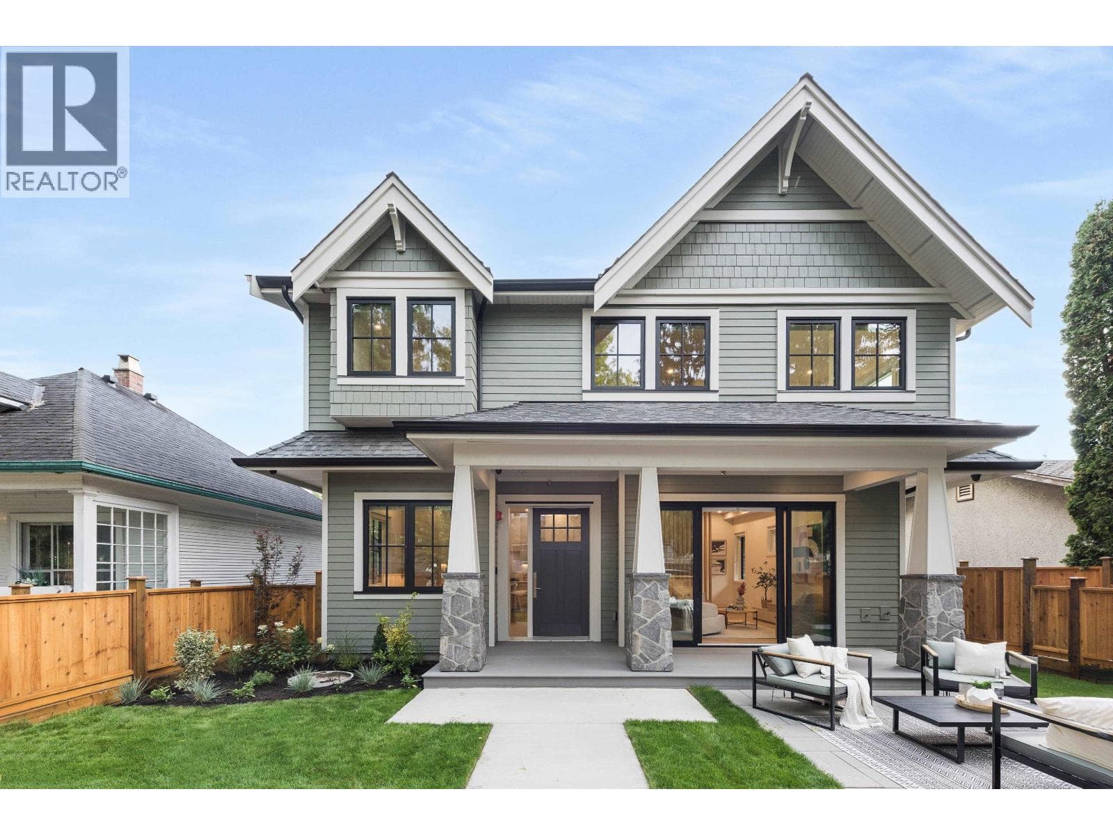 2136 E 10TH AVENUE — Vancouver, British Columbia - Main photo