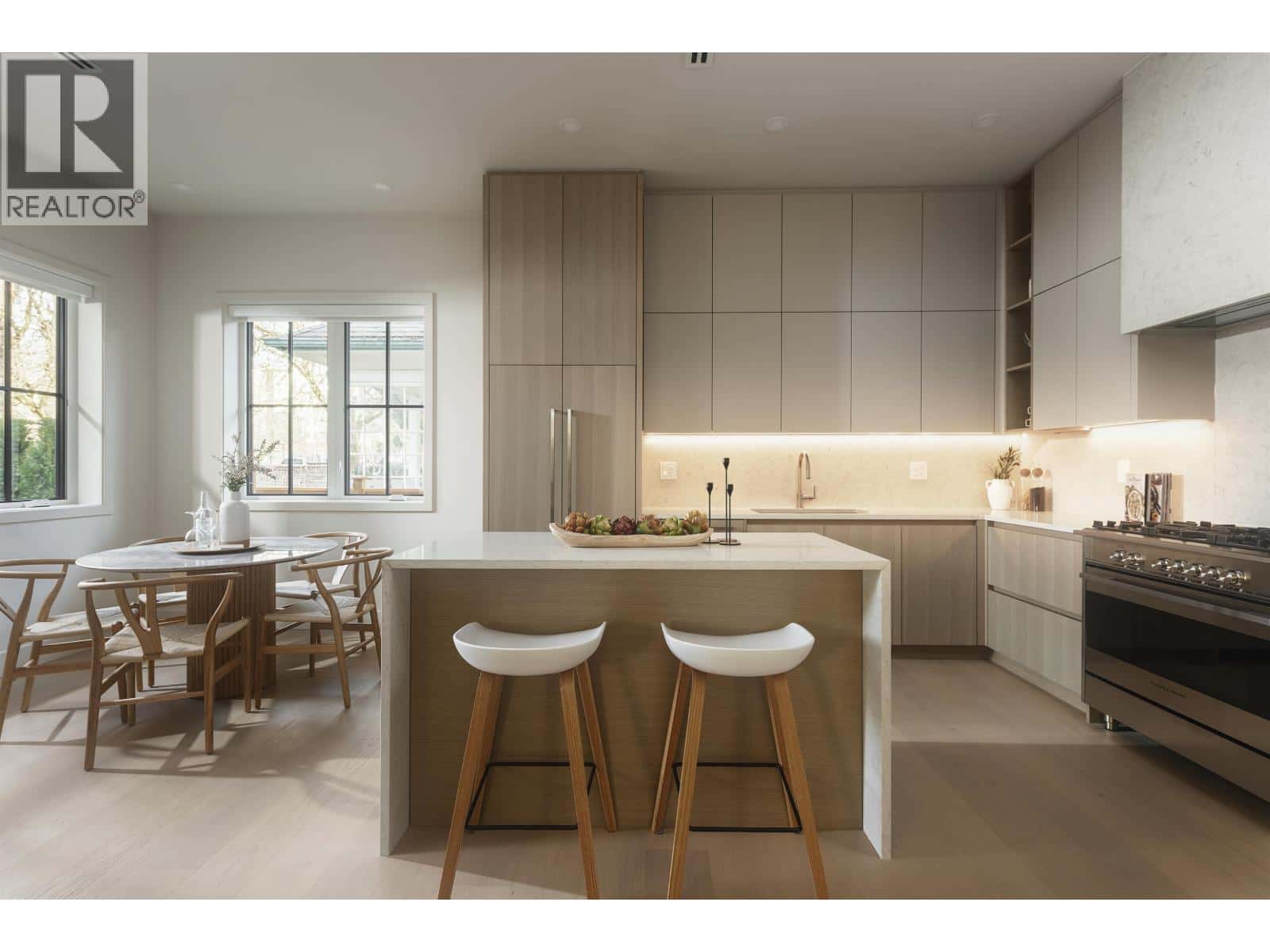 2136 E 10TH AVENUE — Vancouver, British Columbia - Photo 2 of 30