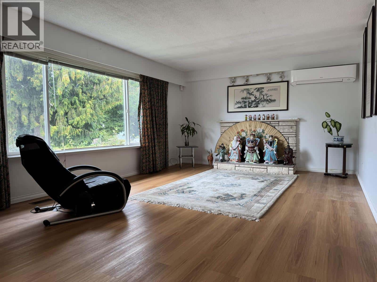 5872 CULLODEN STREET — Vancouver, British Columbia - Photo 2 of 19