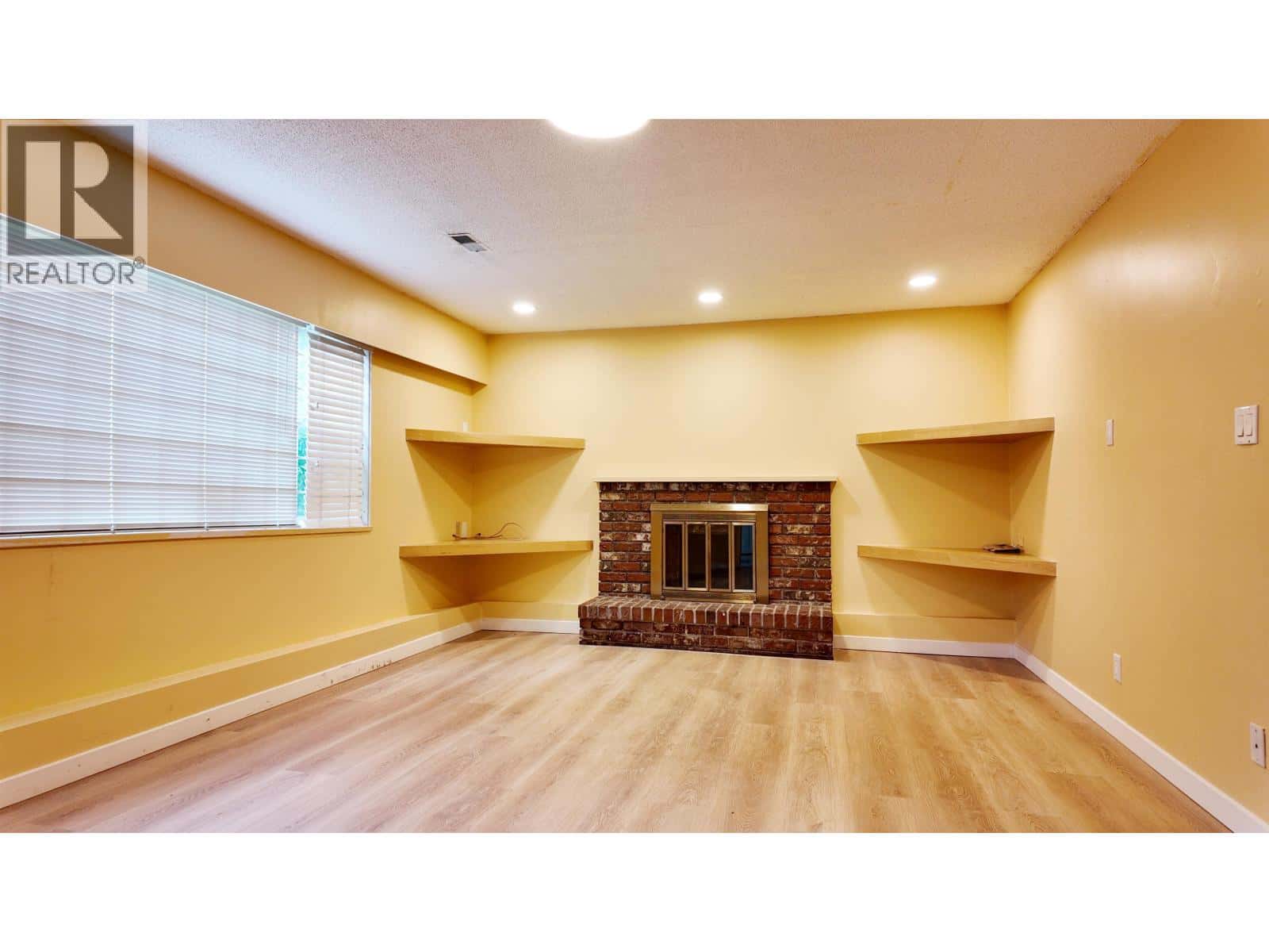 5872 CULLODEN STREET — Vancouver, British Columbia - Photo 4 of 19