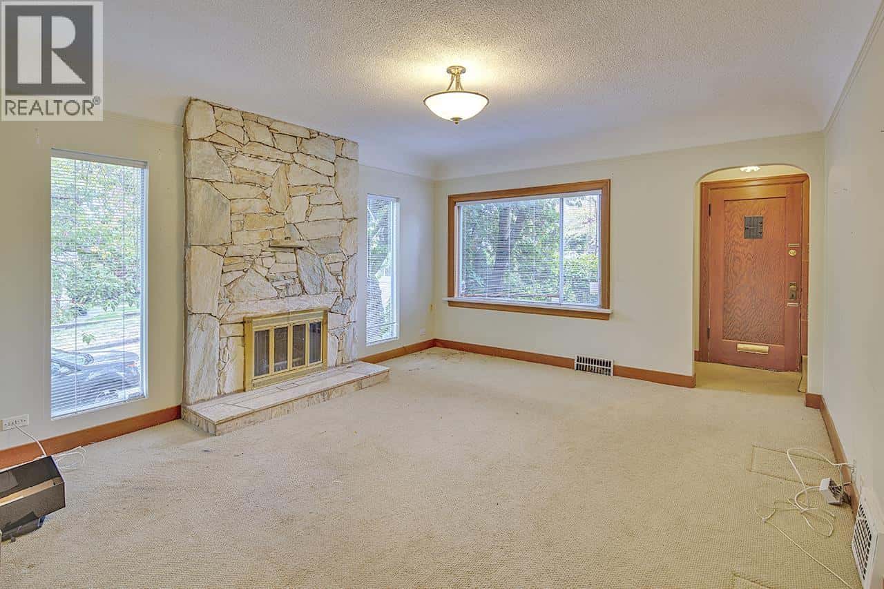 96 W 40TH AVENUE — Vancouver, British Columbia - Photo 2 of 28