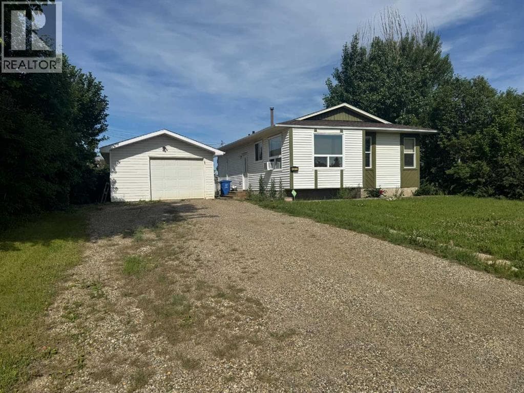 4317 54 Street — Grimshaw, Alberta - Main photo