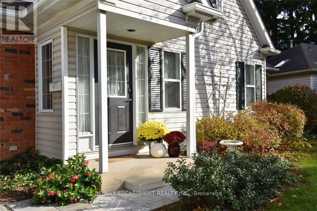 59 - 175 FIDDLERS GREEN ROAD — Hamilton (Ancaster), Ontario - Photo 2 of 34