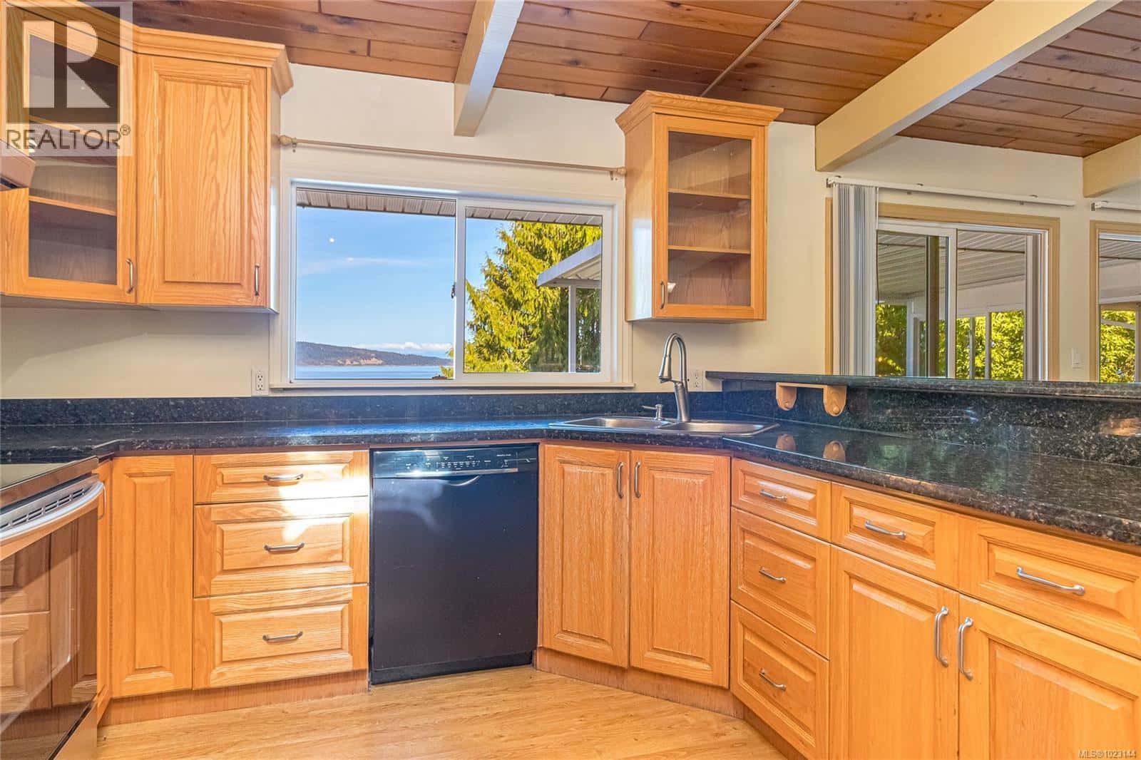 4731 Maple Guard Dr — Bowser, British Columbia - Photo 5 of 72