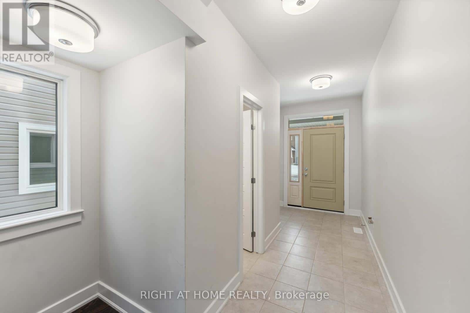 632 MOONFLOWER CRESCENT W — Ottawa, Ontario - Photo 2 of 43