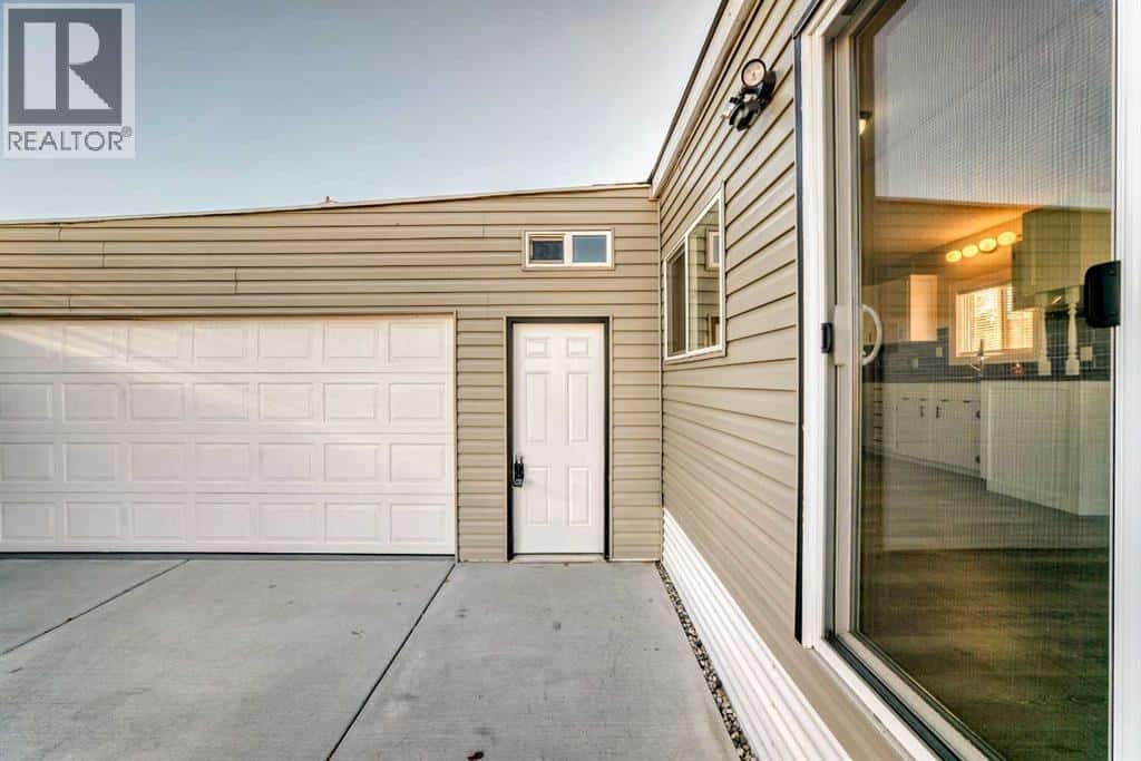 27, 2106 50 Street SE — Calgary, Alberta - Photo 3 of 50