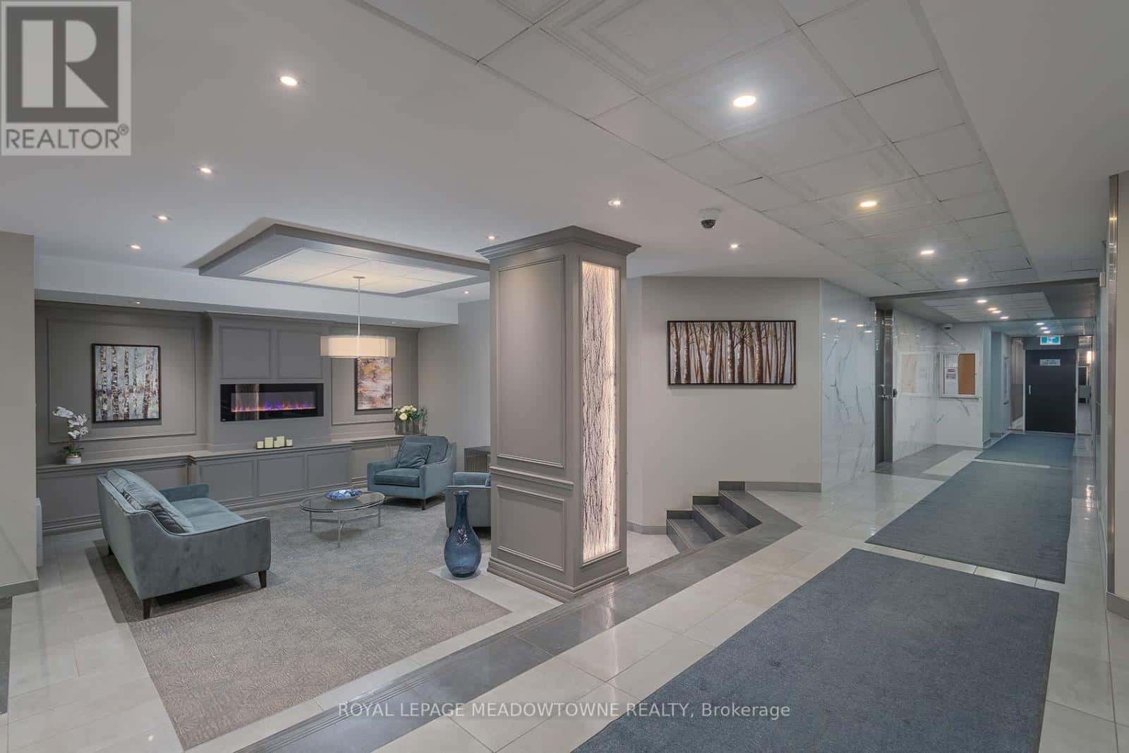 1111 - 965 INVERHOUSE DRIVE — Mississauga (Clarkson), Ontario - Photo 4 of 31