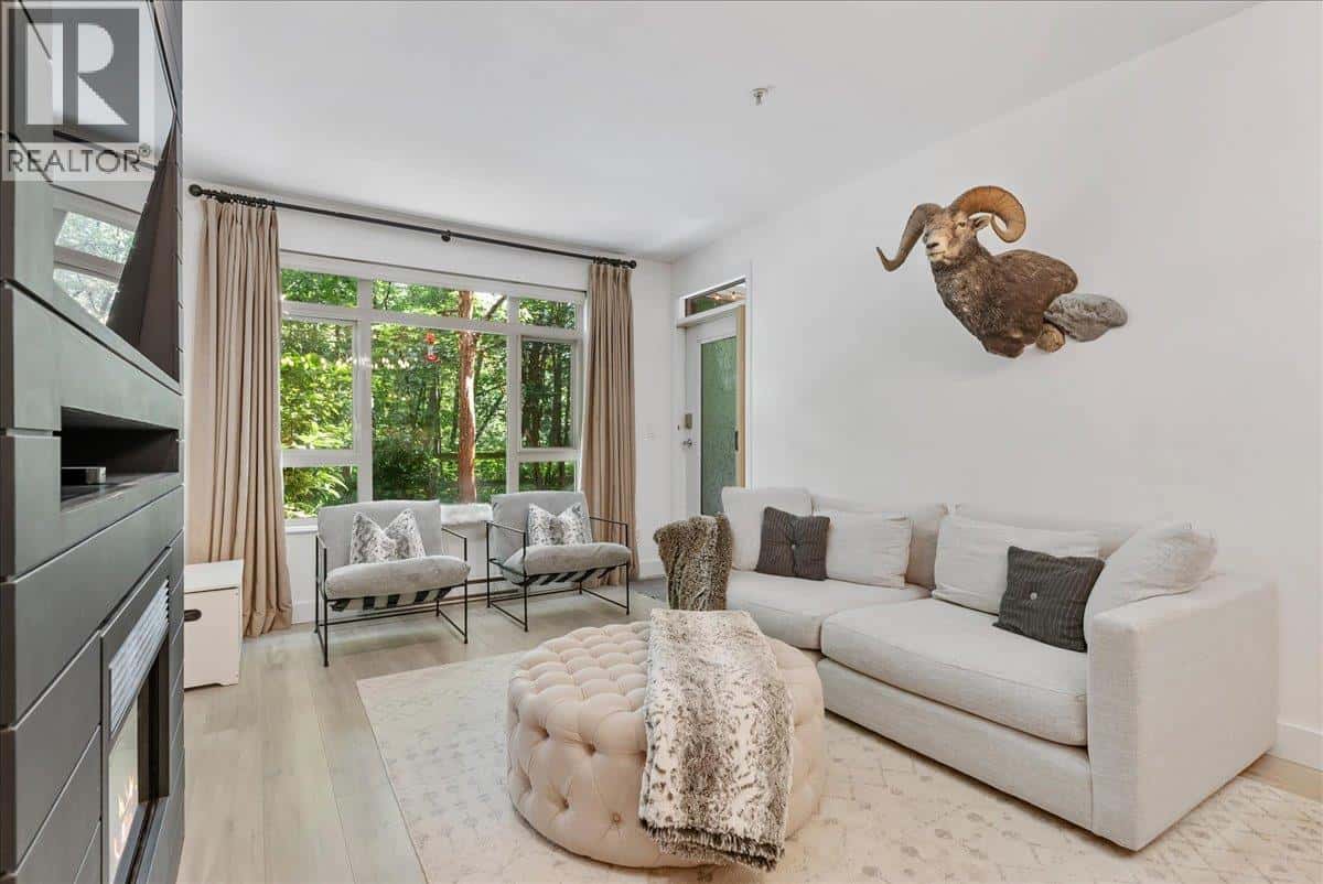 106 200 CAPILANO ROAD — Port Moody, British Columbia - Photo 4 of 35