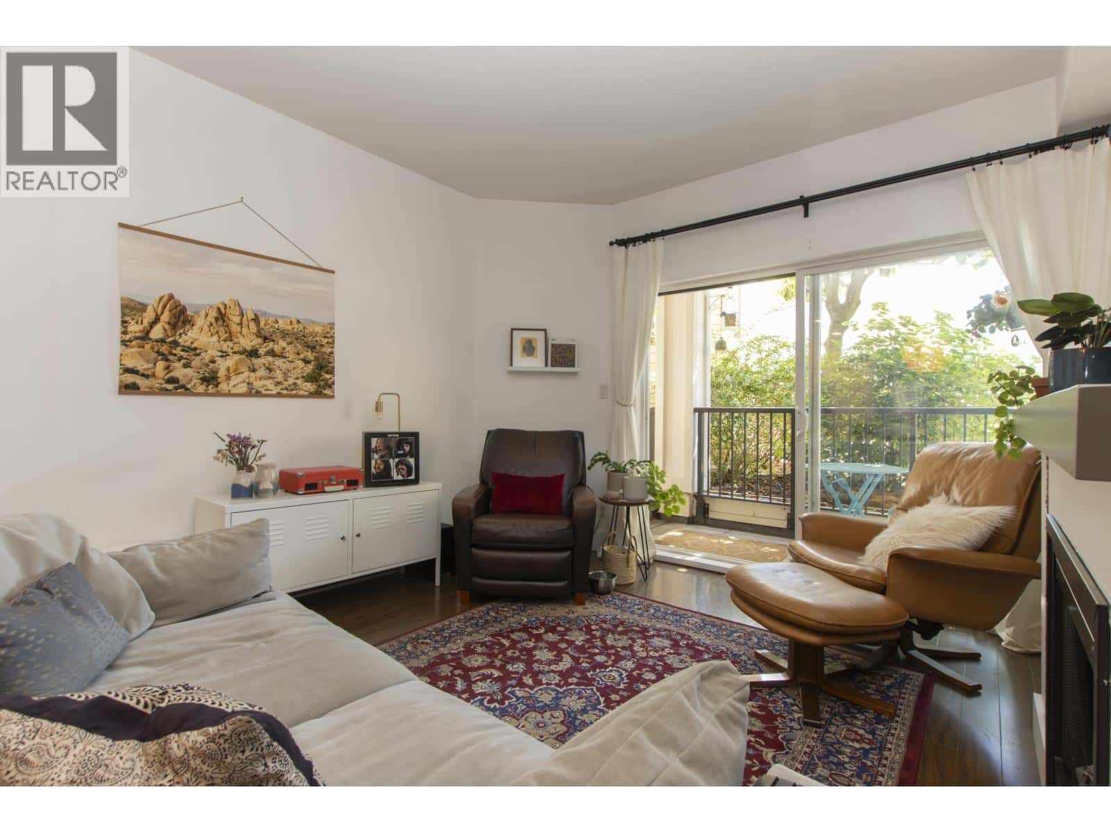 220 1336 MAIN STREET — Squamish, British Columbia - Photo 4 of 23