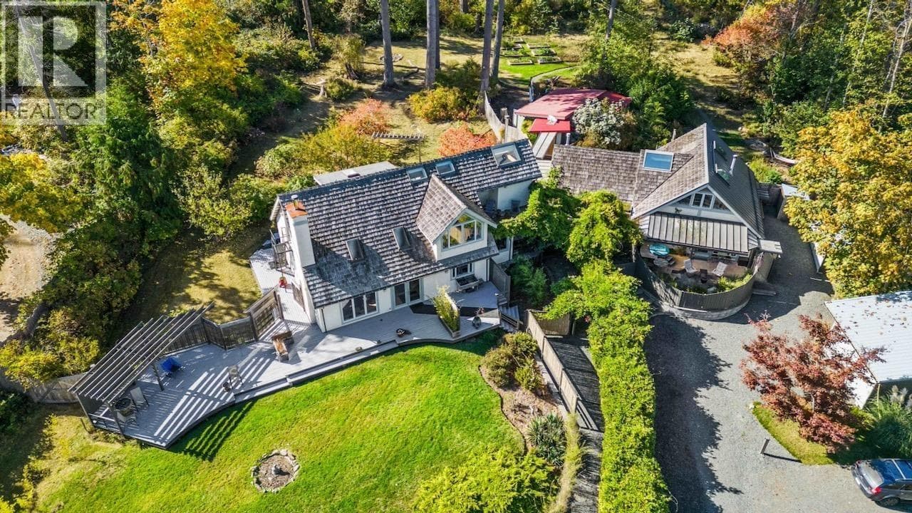 1901 EAST ROAD — Other Islands, British Columbia - Main photo