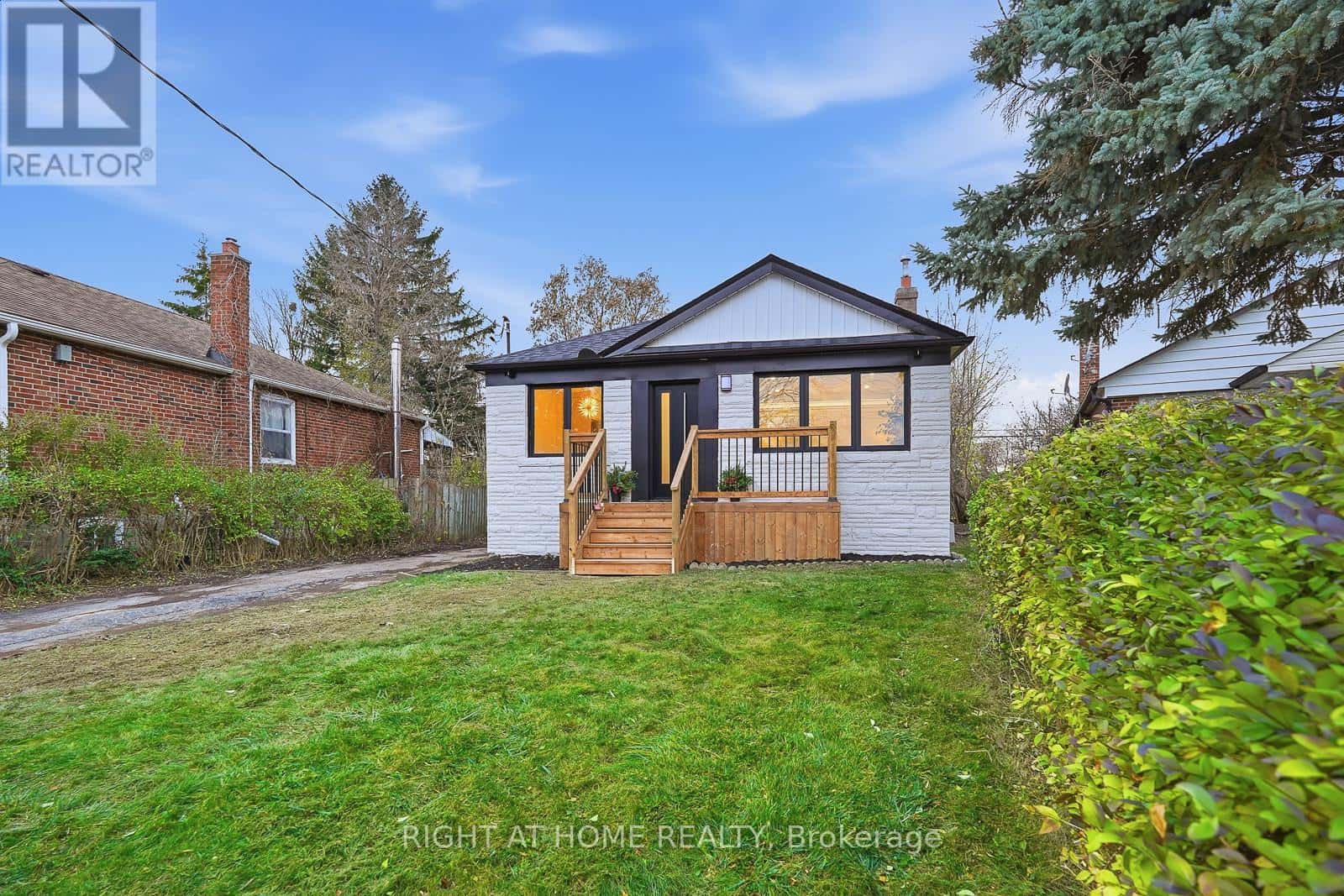 162 TOWER DRIVE — Toronto (Wexford-Maryvale), Ontario - Photo 2 of 50