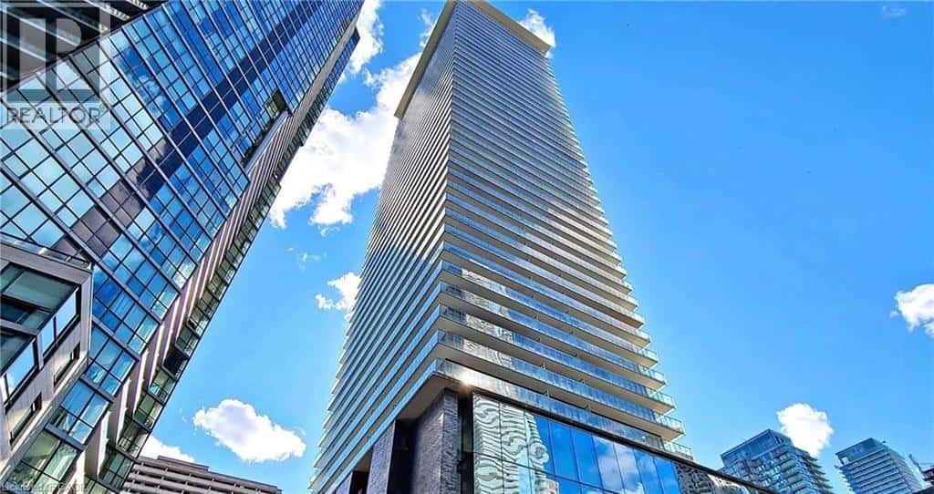 33 CHARLES Street SE Unit# 910 — Toronto, Ontario - Photo 2 of 18