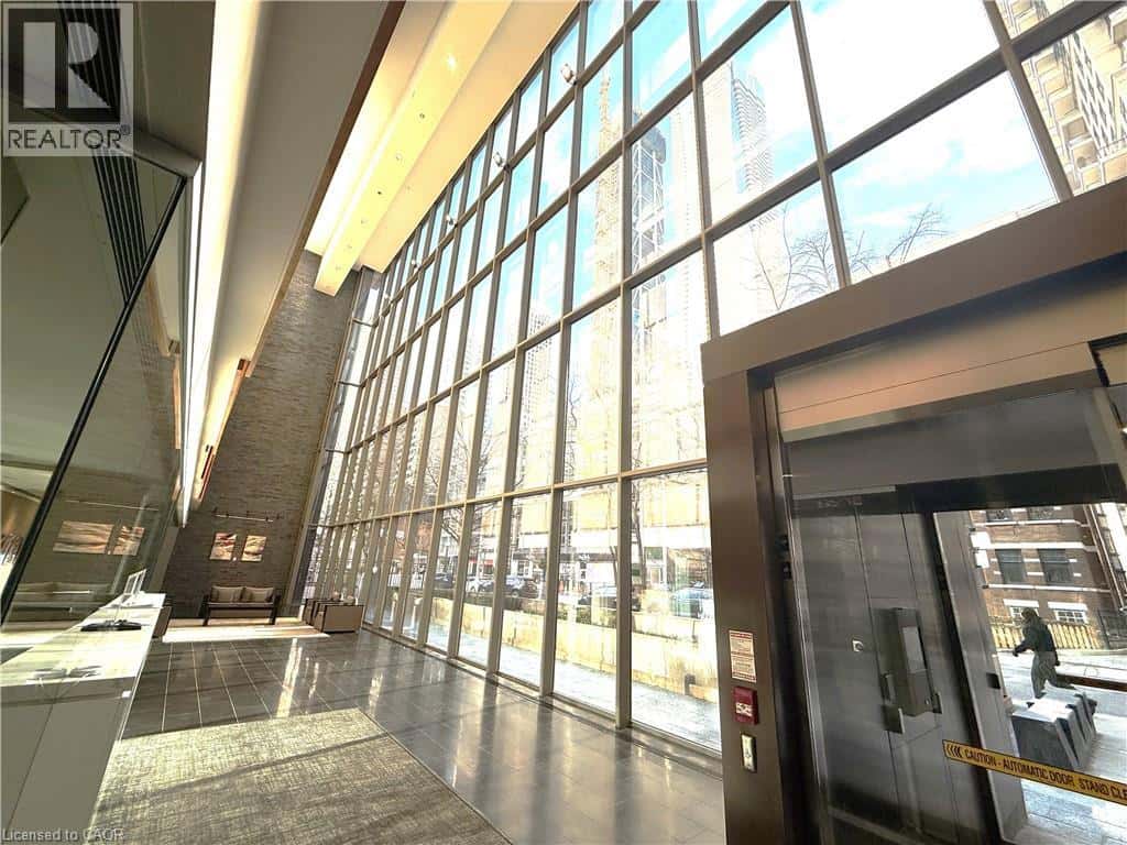 33 CHARLES Street SE Unit# 910 — Toronto, Ontario - Photo 4 of 18