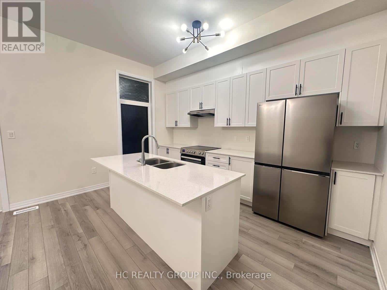 34 MILLMAN LANE — Richmond Hill, Ontario - Photo 3 of 12