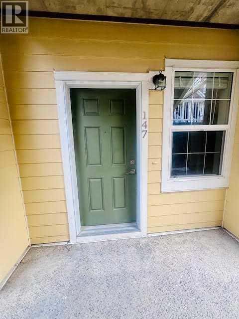 147 Mckenzie Towne Close SE — Calgary, Alberta - Photo 3 of 42