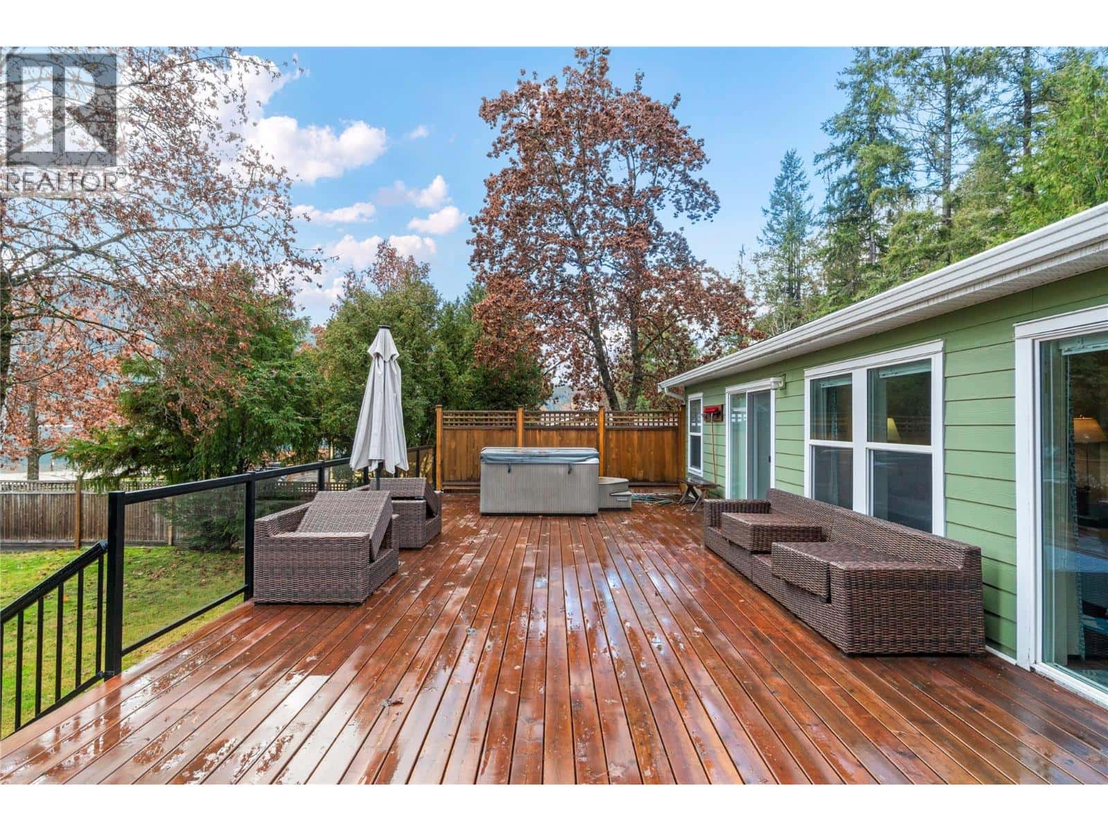 405 97A Highway — Sicamous, British Columbia - Photo 4 of 46