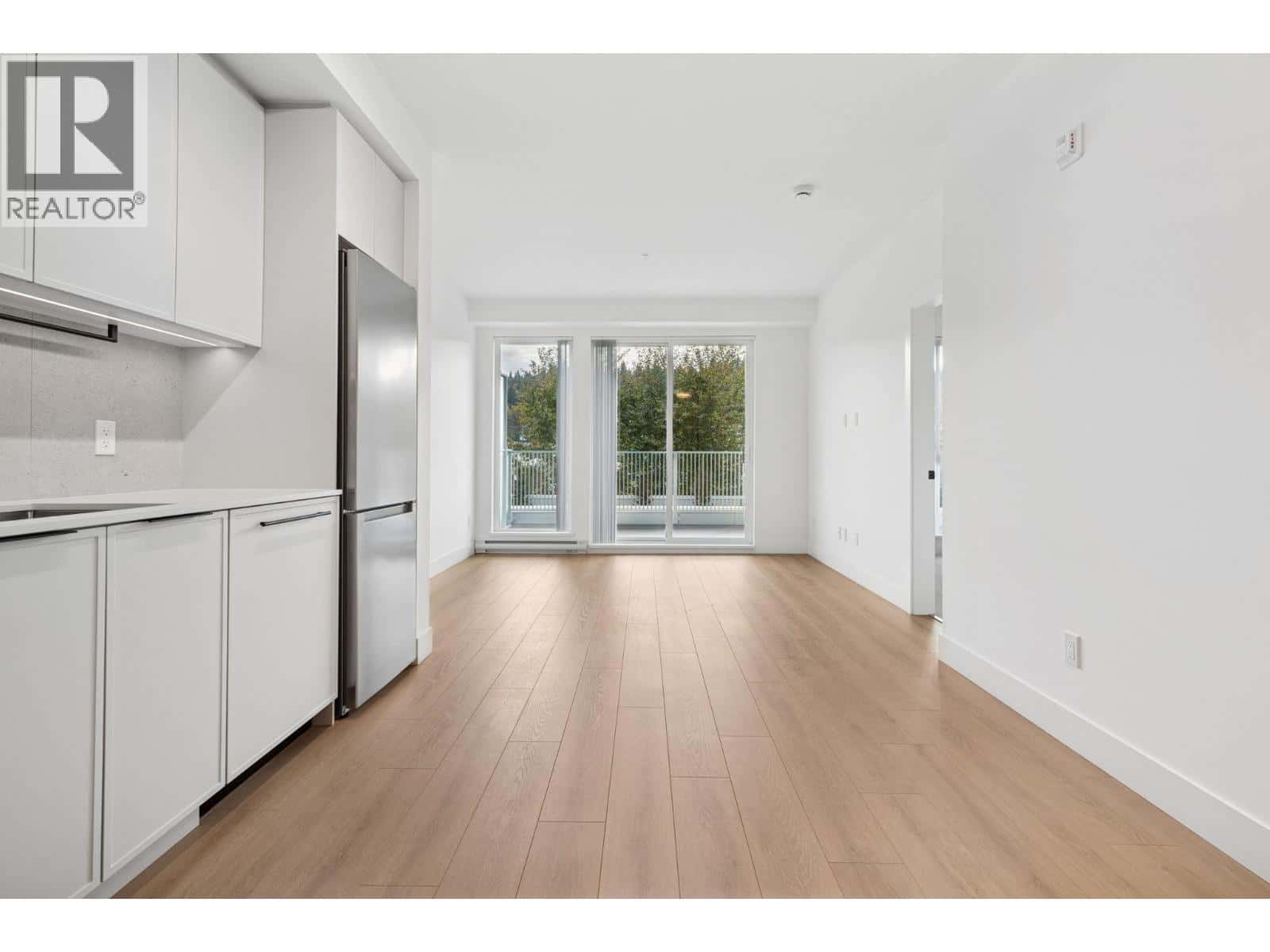 307 3075 MURRAY STREET — Port Moody, British Columbia - Photo 3 of 25