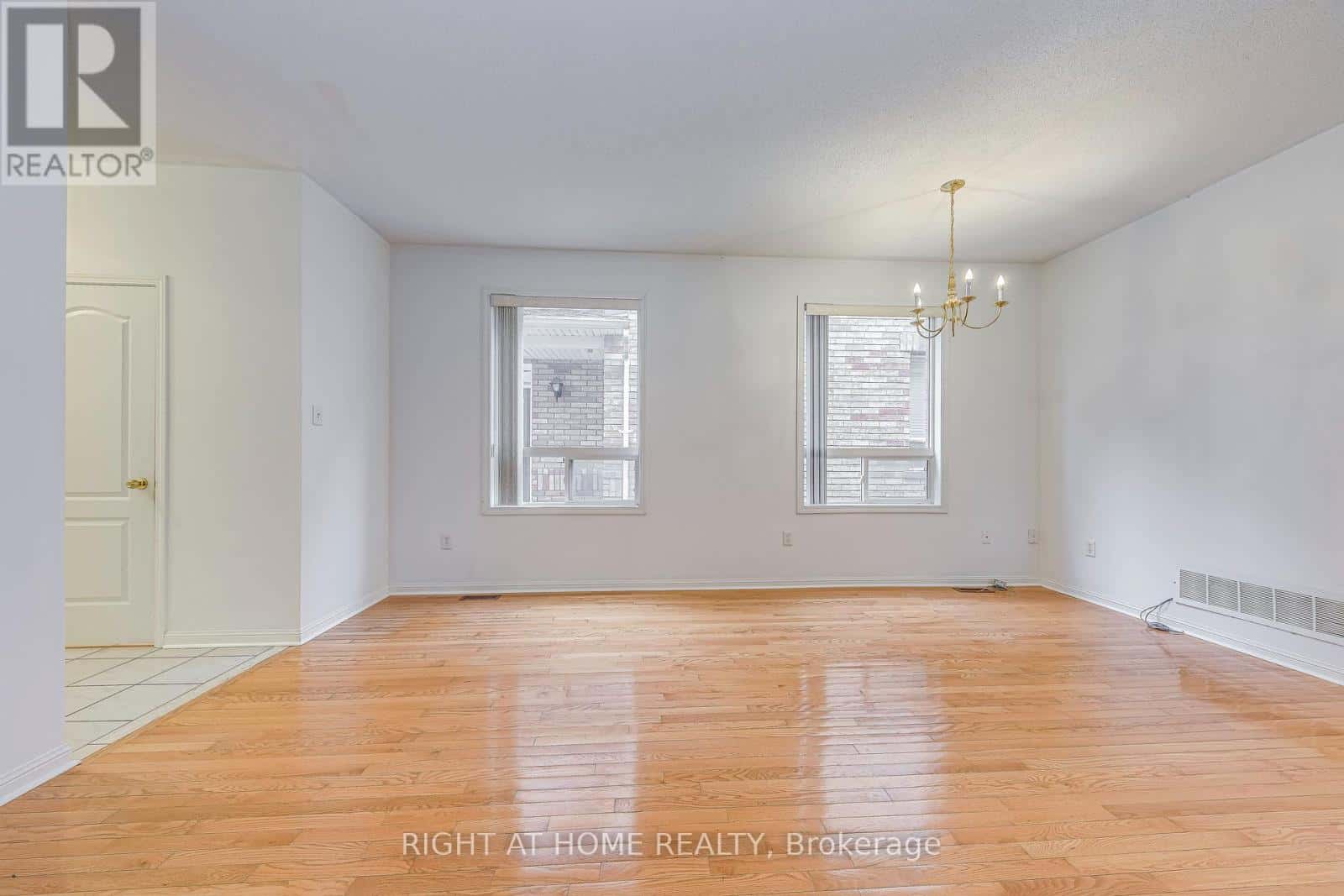 1348 WEIR CHASE — Mississauga (East Credit), Ontario - Photo 4 of 35