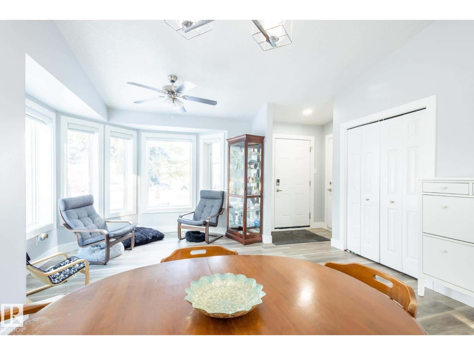 8515 24 AV NW — Edmonton, Alberta - Photo 2 of 28