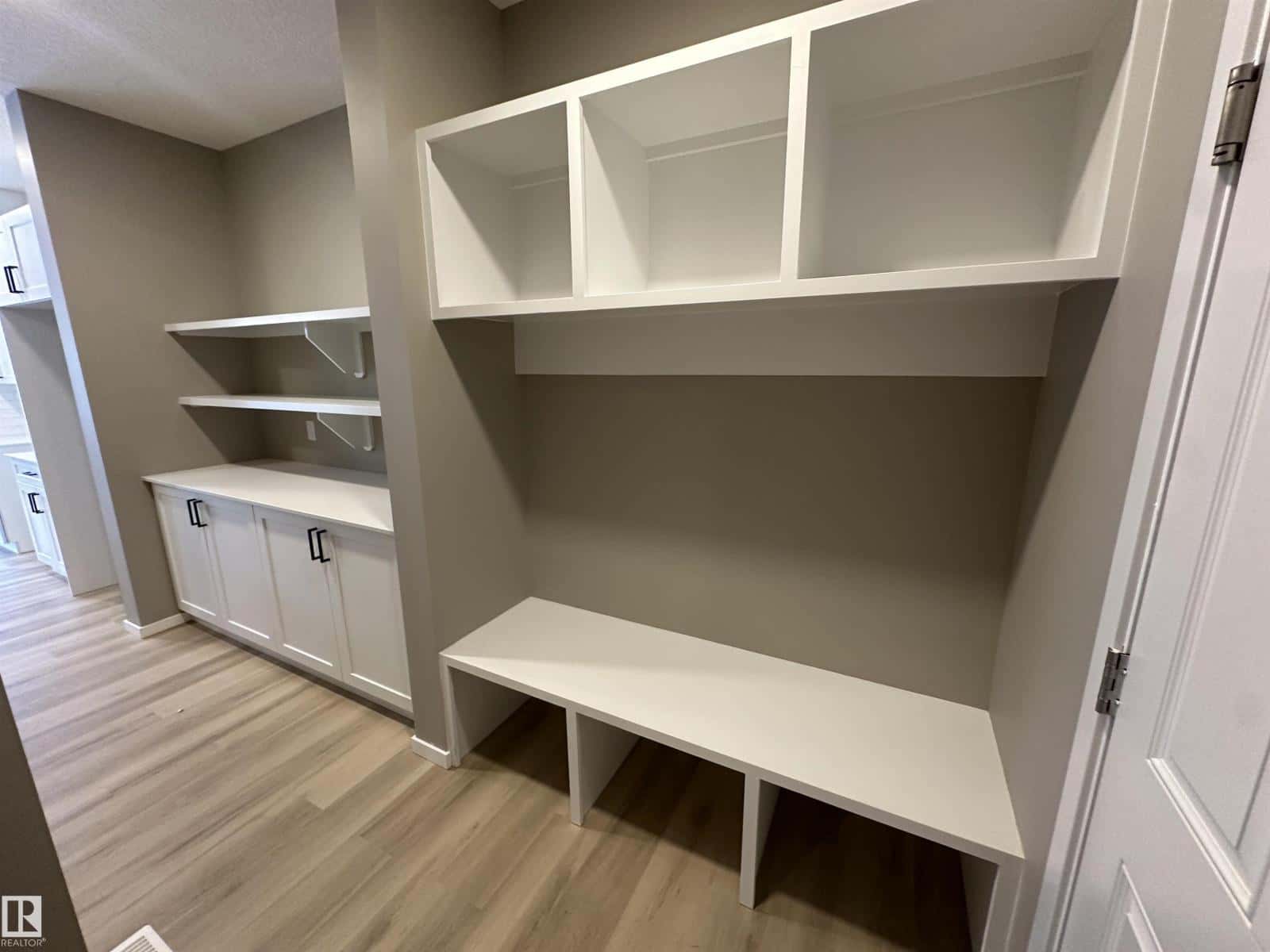 1154 SOUTH CREEK WD — Stony Plain, Alberta - Photo 5 of 35