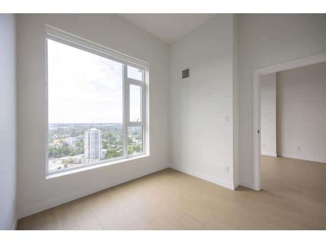 1002 13745 GEORGE JUNCTION - Photo 2 of 6, Surrey, British Columbia