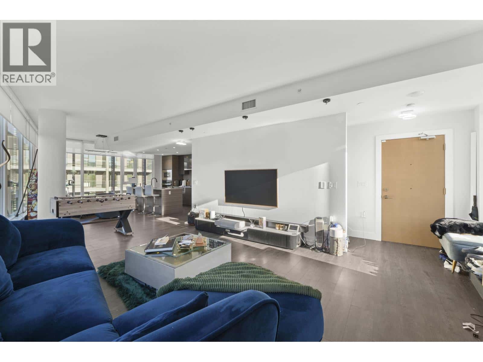 609 3438 SAWMILL CRESCENT — Vancouver, British Columbia - Photo 2 of 36